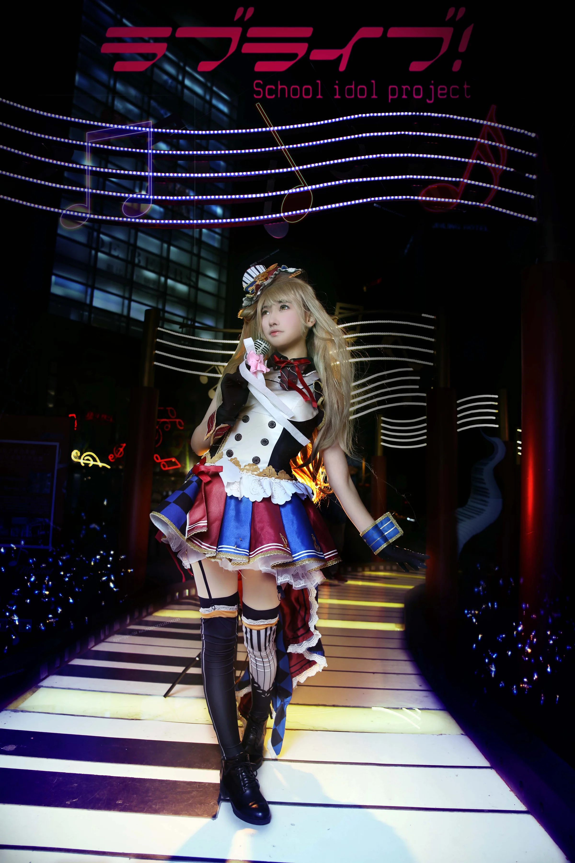 南小鸟女仆觉醒COS写真 努力的演唱吧～