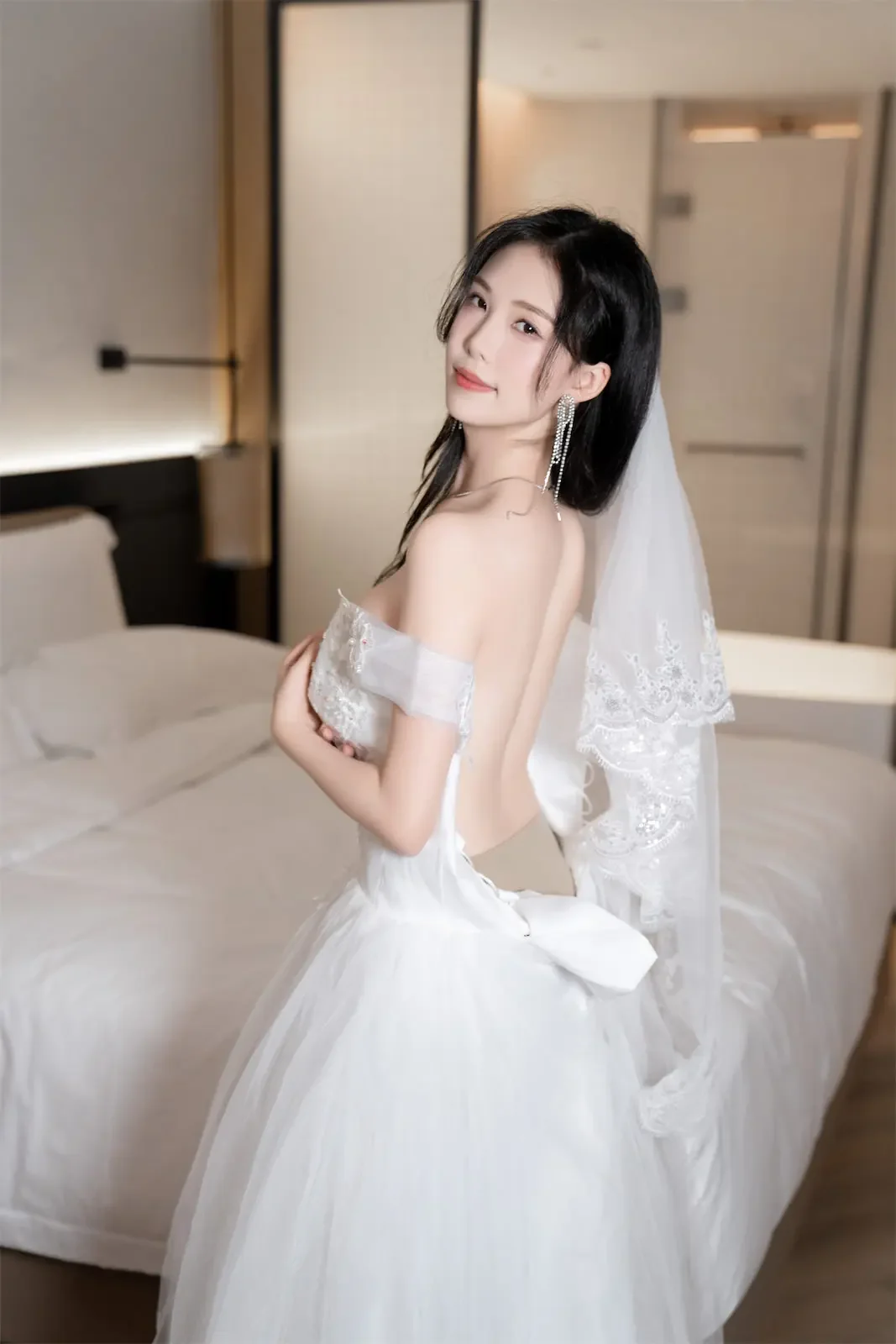 抖娘利世 – 婚纱下的秘密｜高清图片集