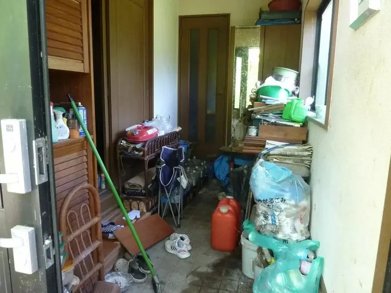 這棟法拍屋擺滿了《黃金保特瓶》一探日本長途駕駛與孤獨死現場的恐怖文化｜高清图片集