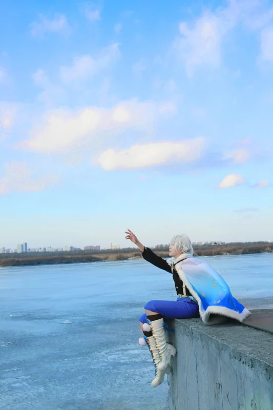 梦王国与沉睡的一百王子雪三修尼COS写真