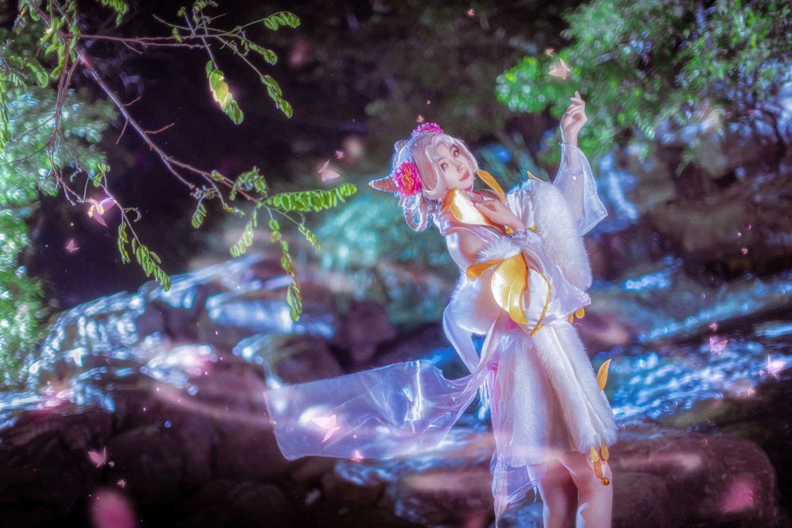 《王者荣耀》嫦娥拒霜思COS写真