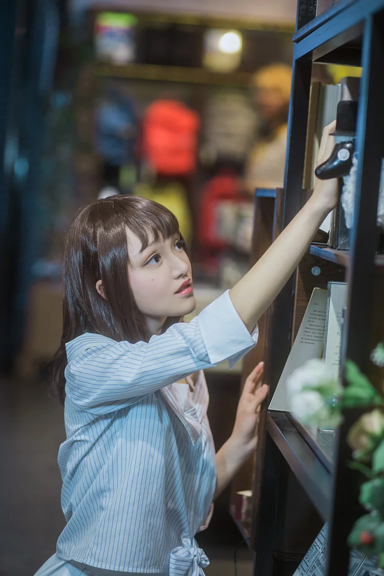 恋与制作人周棋洛COS写真