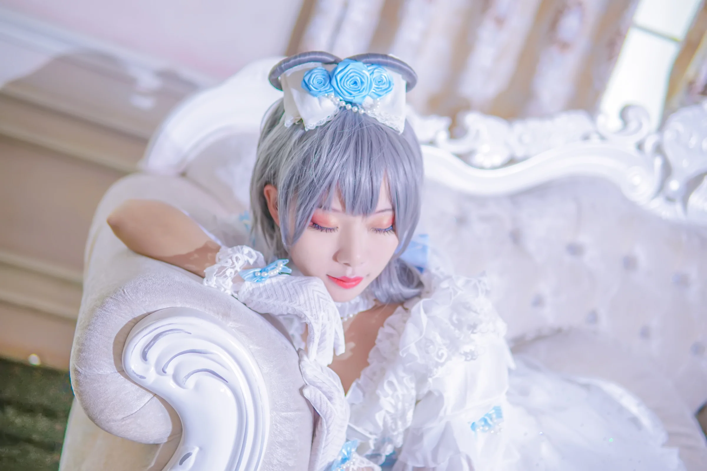 洛天依蔷薇花嫁COS写真