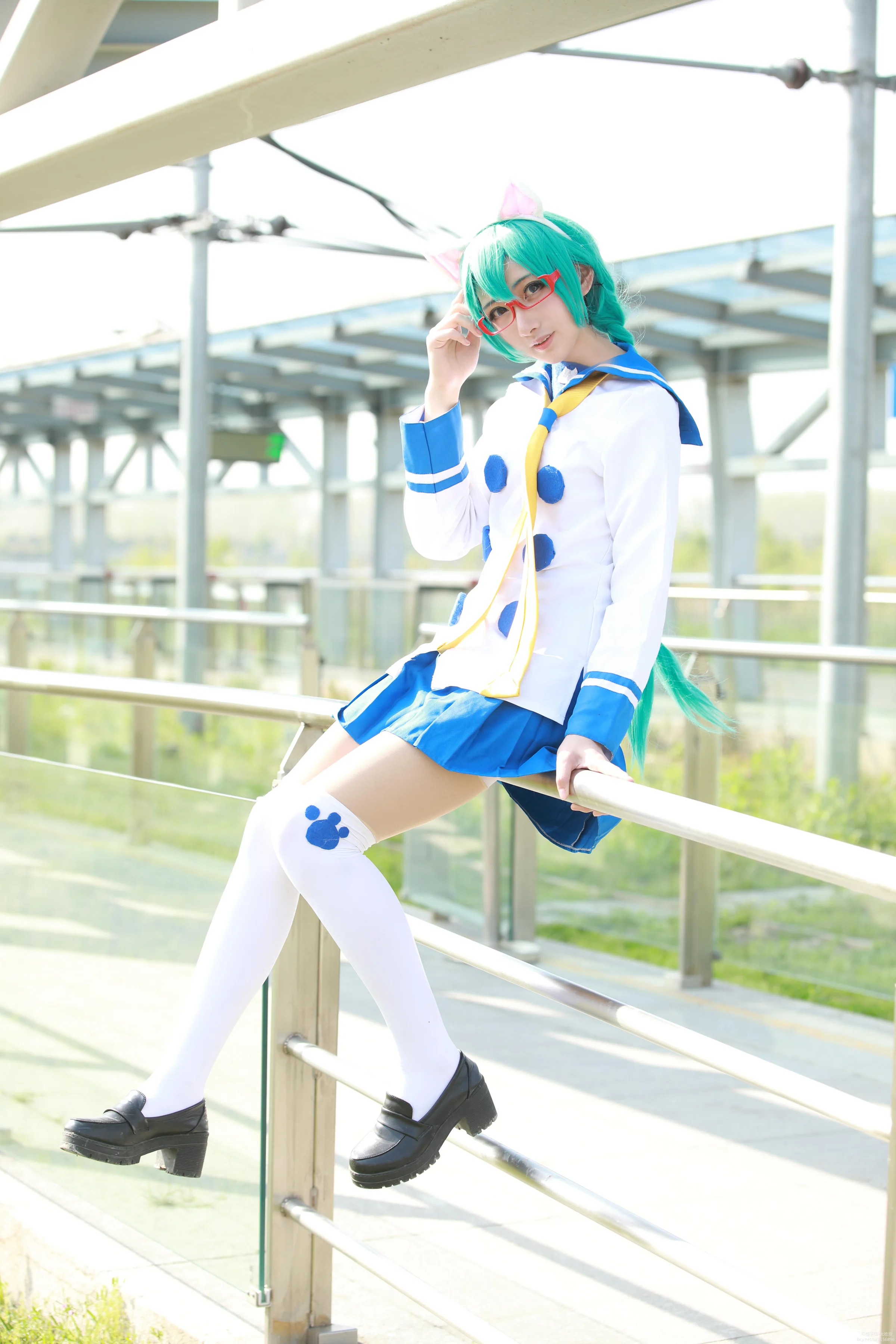 初音未来COS写真，快点喵，电车就要出发了