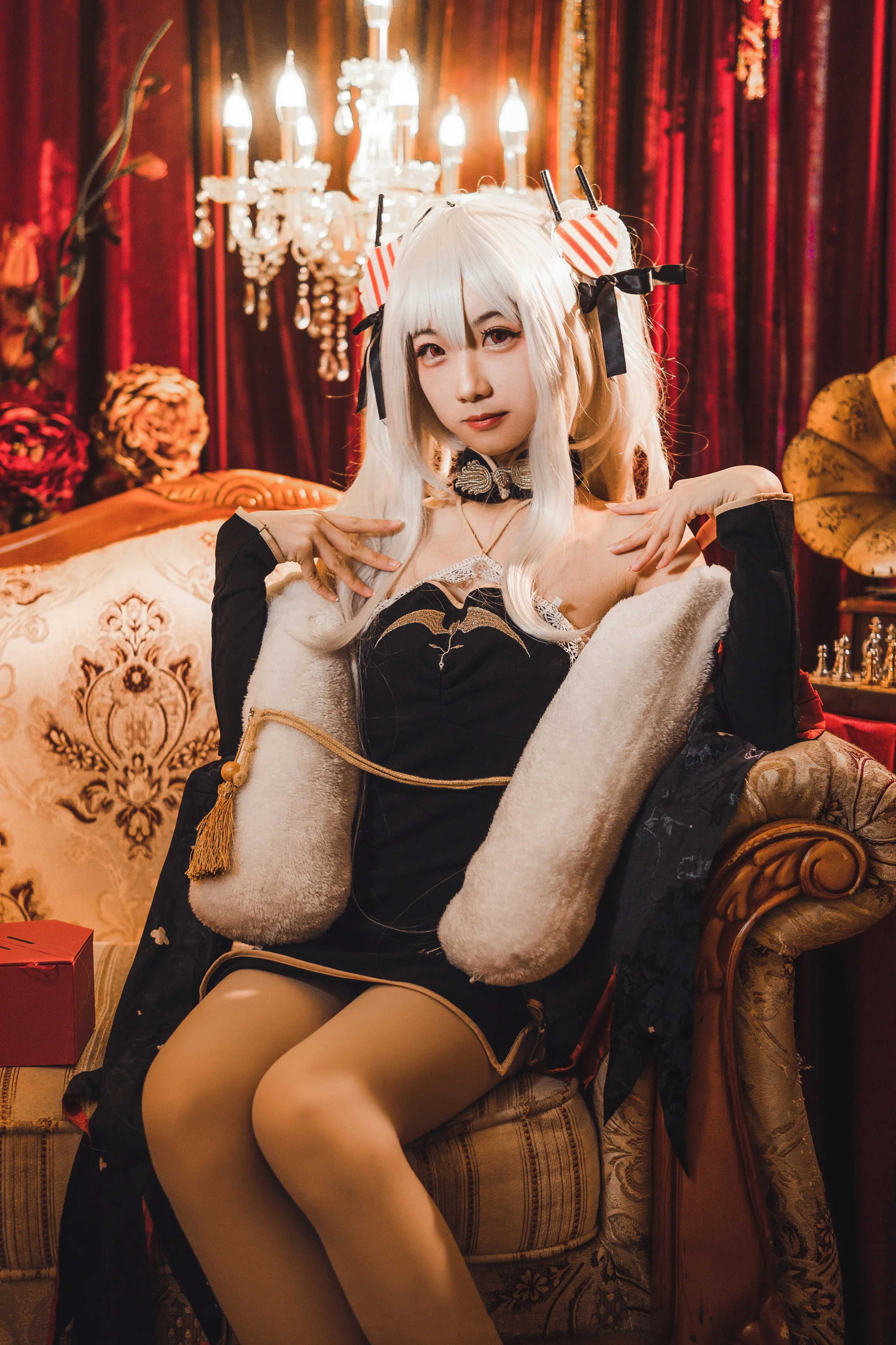 《碧蓝航线》吸血鬼COS写真