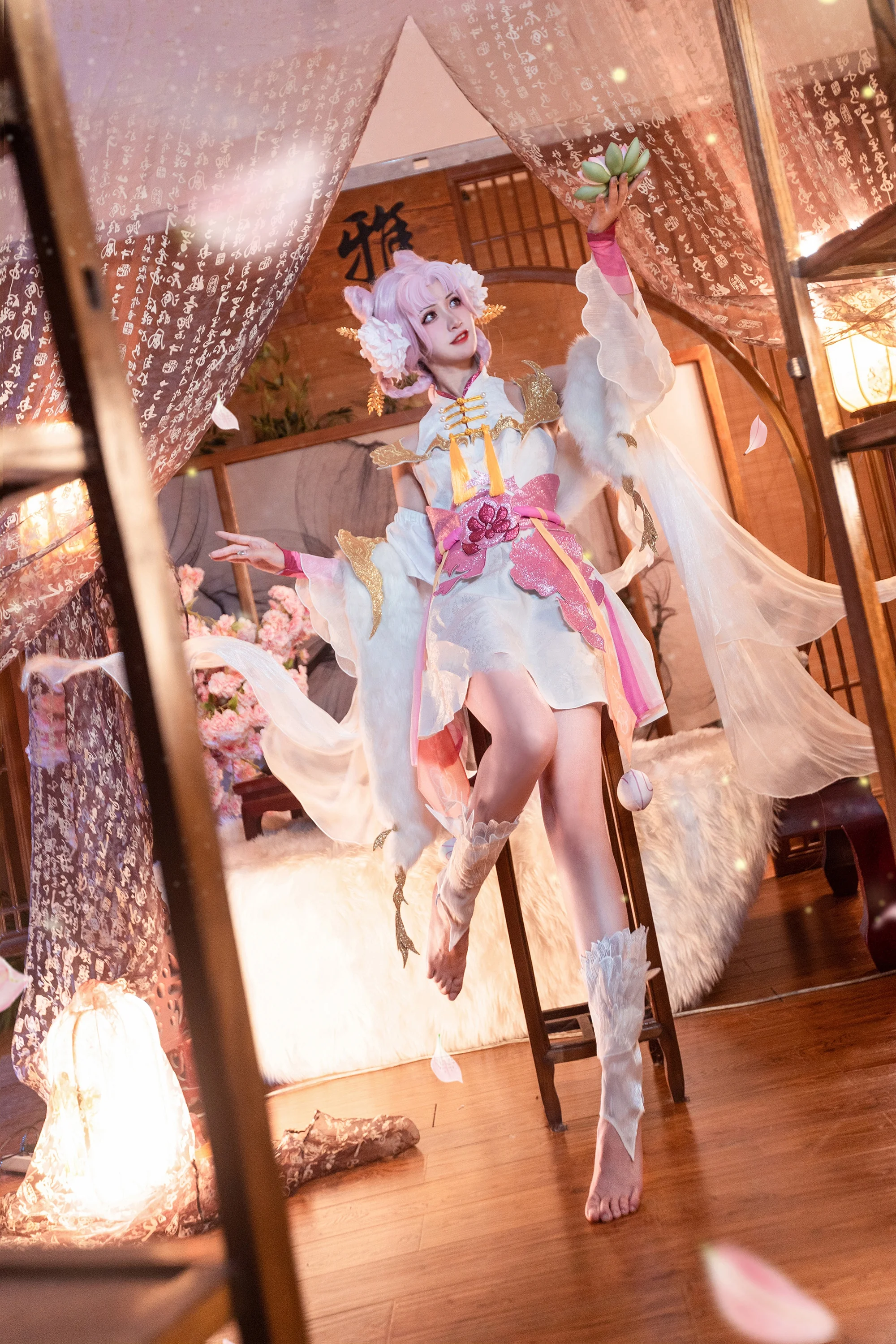 《王者荣耀》嫦娥拒霜思COS写真
