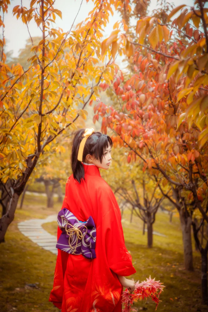 《名侦探柯南：唐红的恋歌》远山和叶COS写真