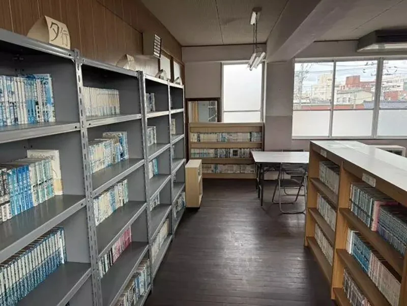 日本房仲網出現《漫畫圖書館》網友們好奇賣掉裡面的漫畫藏書會賺嗎？｜高清图片集