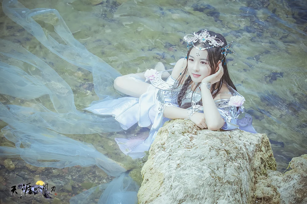 天香·喋血·臻姿凤仪COS写真