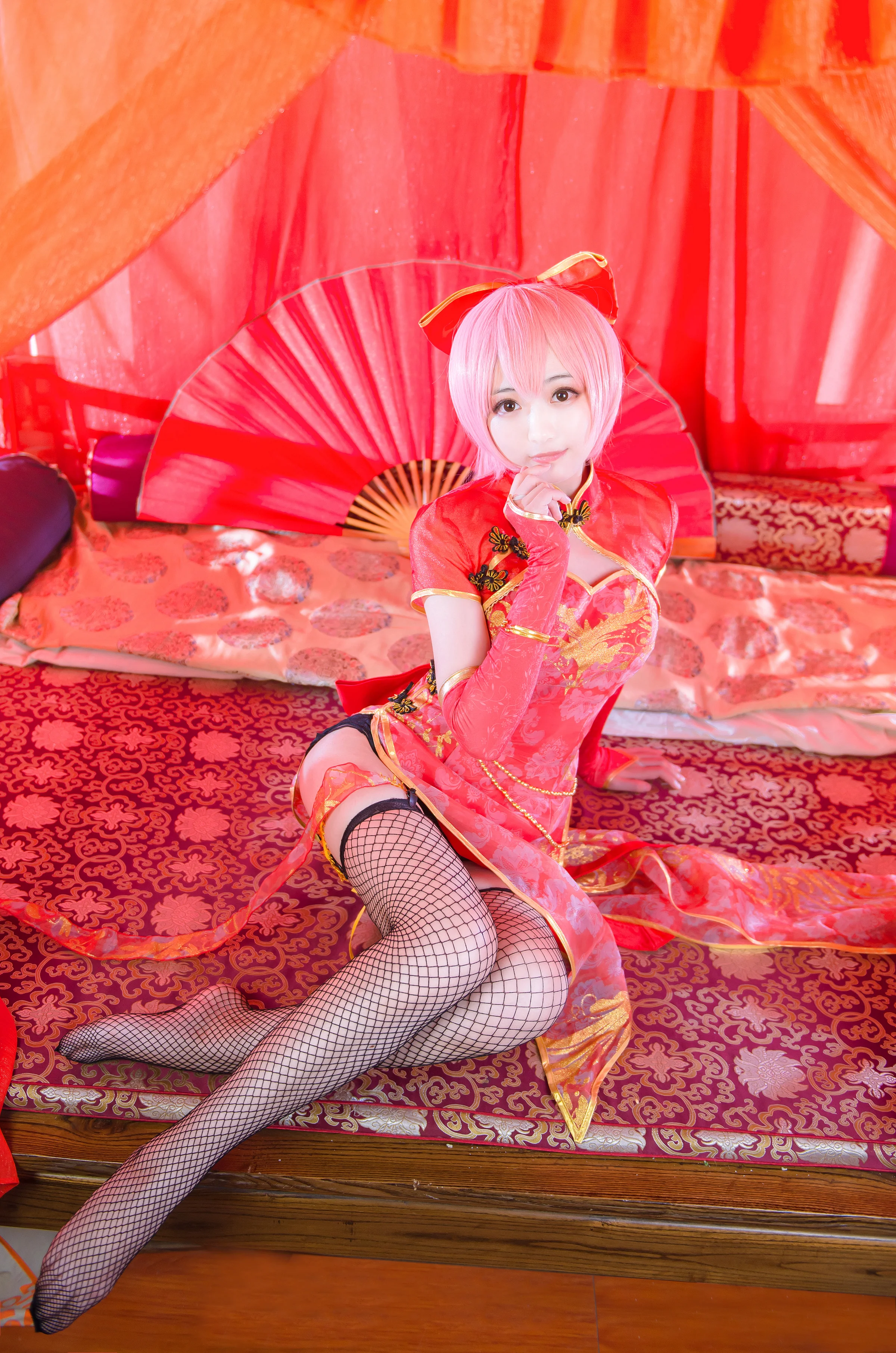 Luka金丝雀COS写真