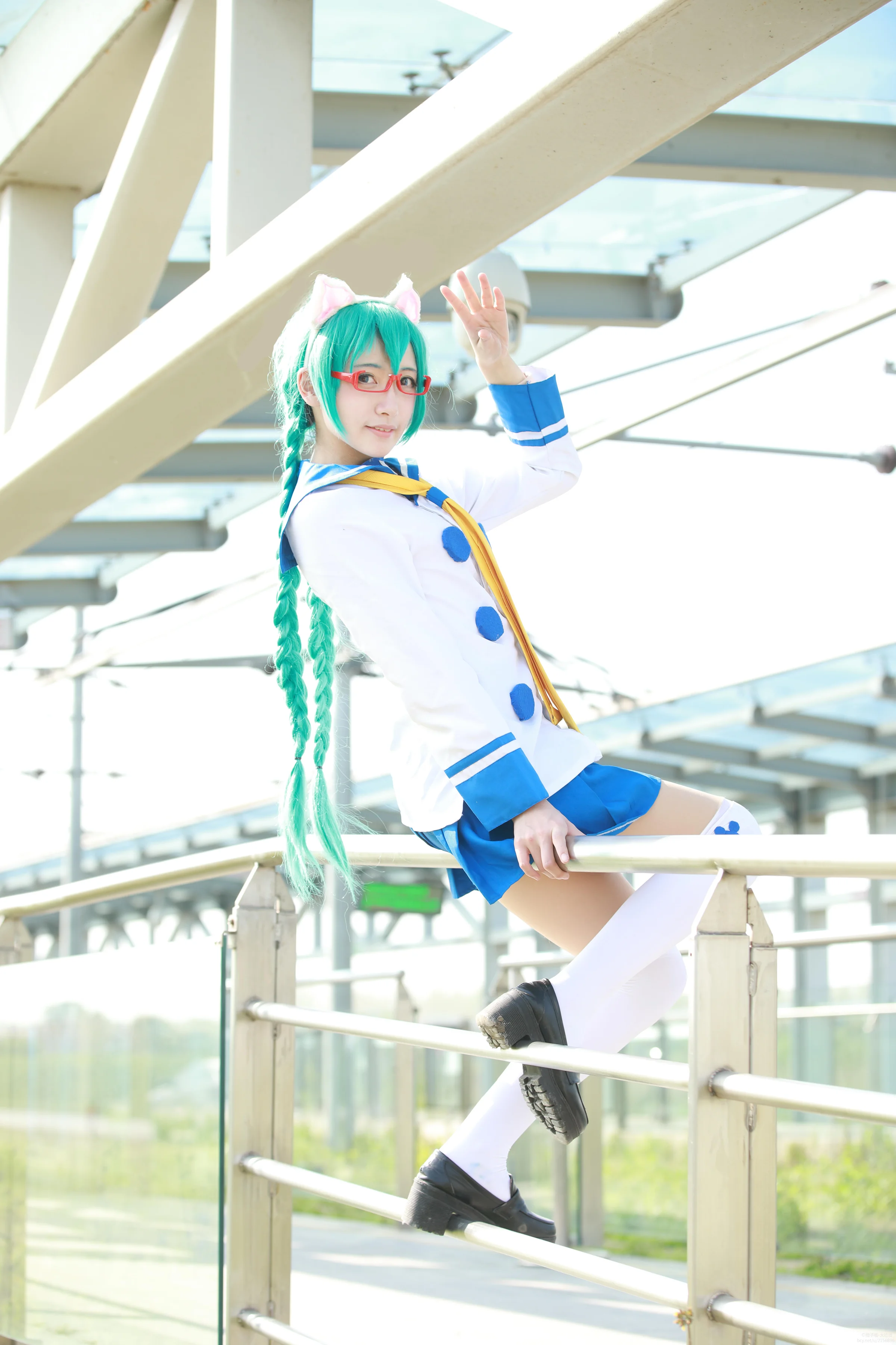 初音未来COS写真，快点喵，电车就要出发了