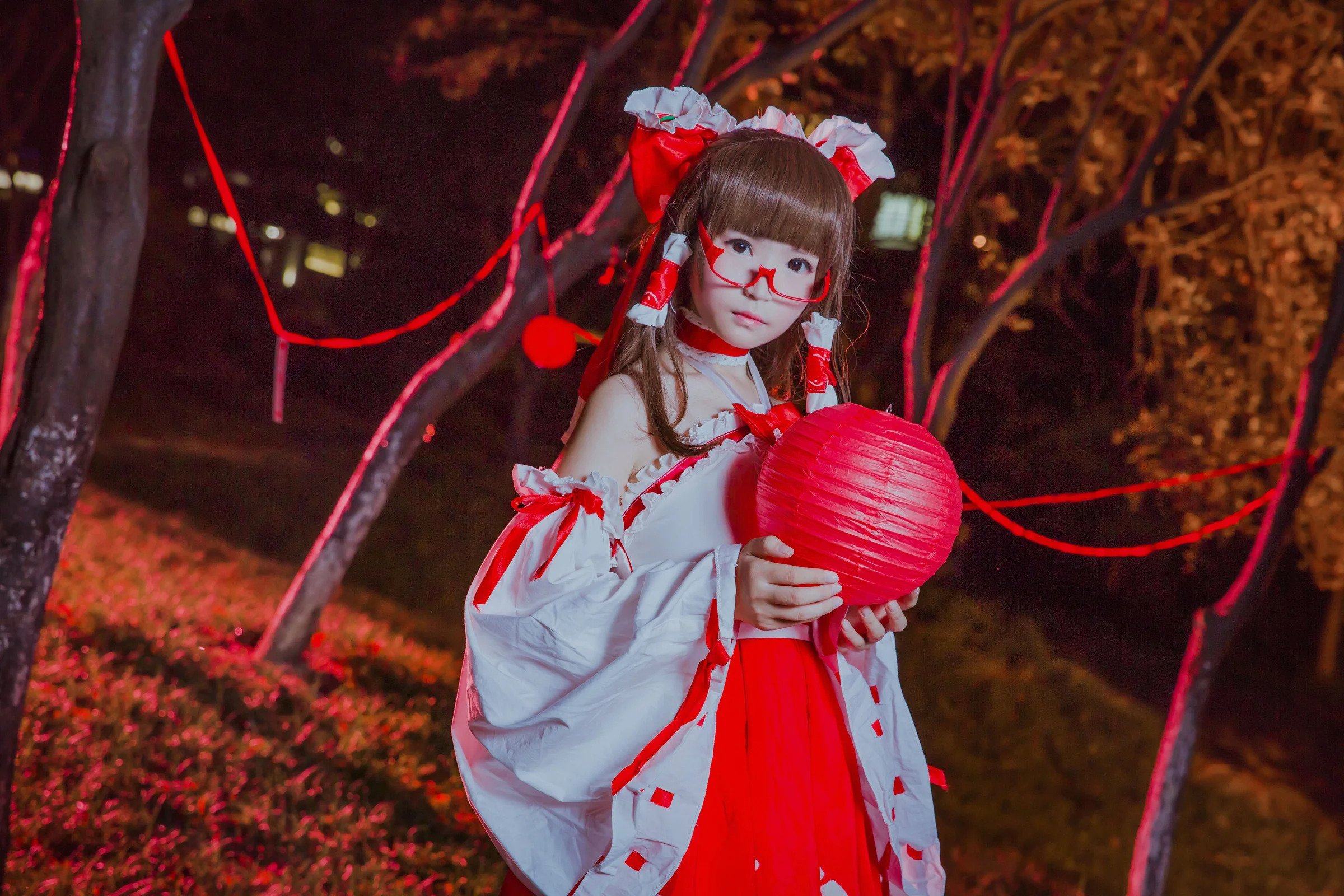 东方project博丽灵梦COS写真，眼镜娘~~
