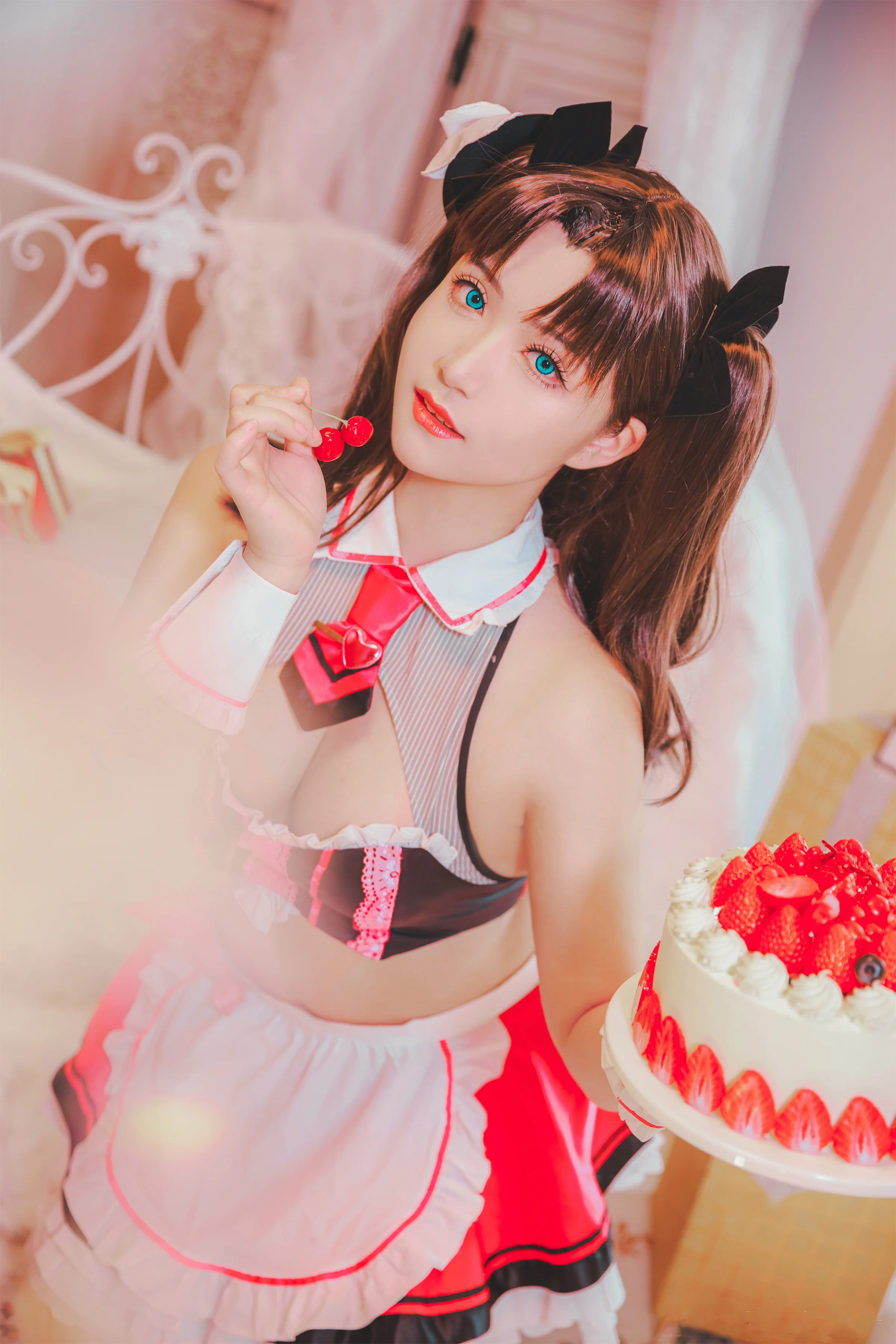 《Fate/GrandOrder》远坂凛街头巧克力女仆COS写真