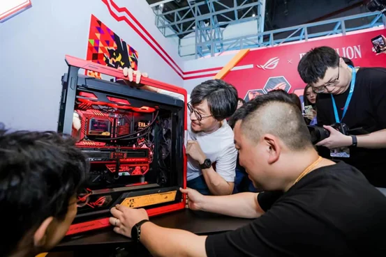 竞化纪元，梦幻联动！ROG×EVA新品发布会登陆BW 2023｜高清图片集