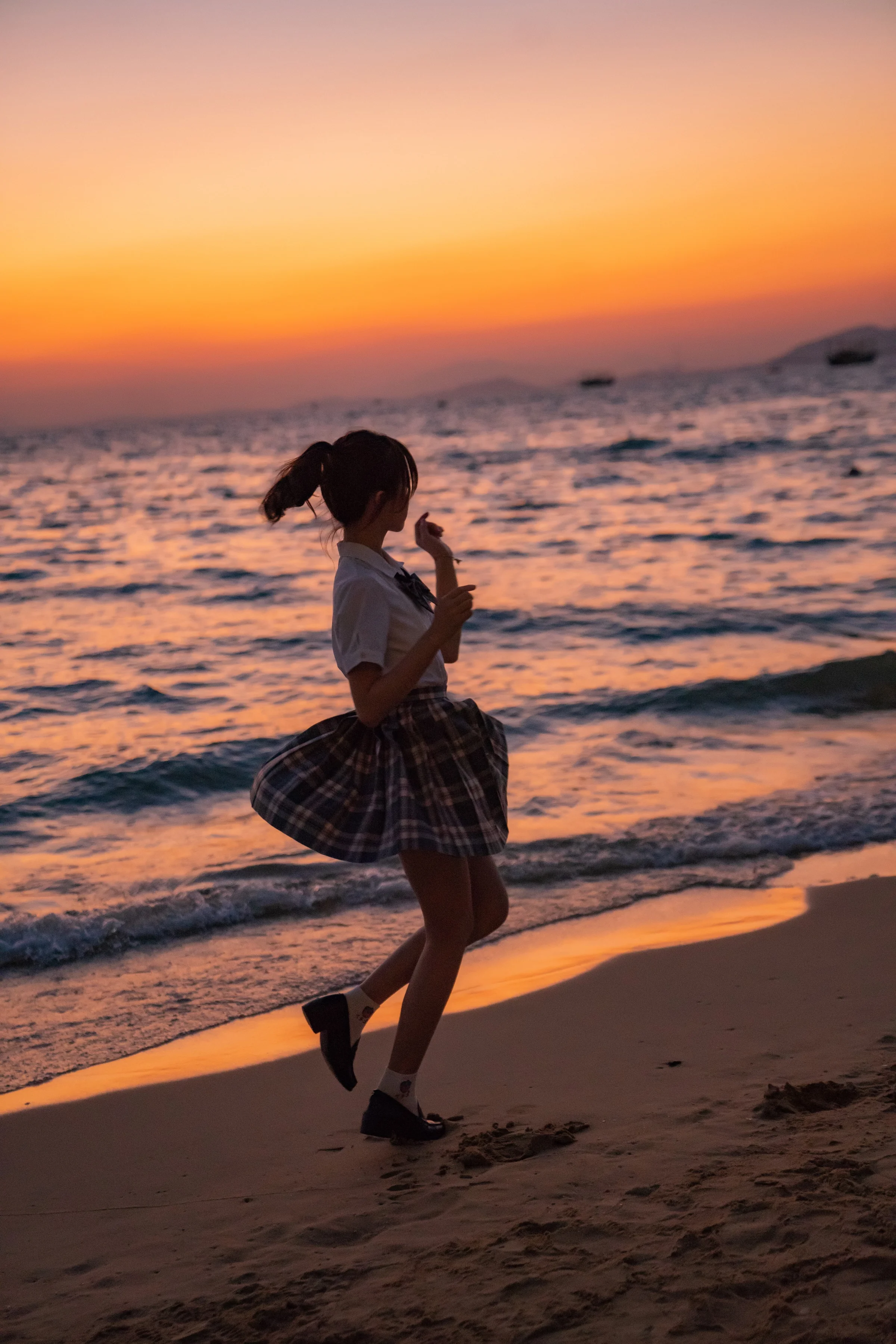桜桃喵 – 逐海 [17P]｜高清图片集