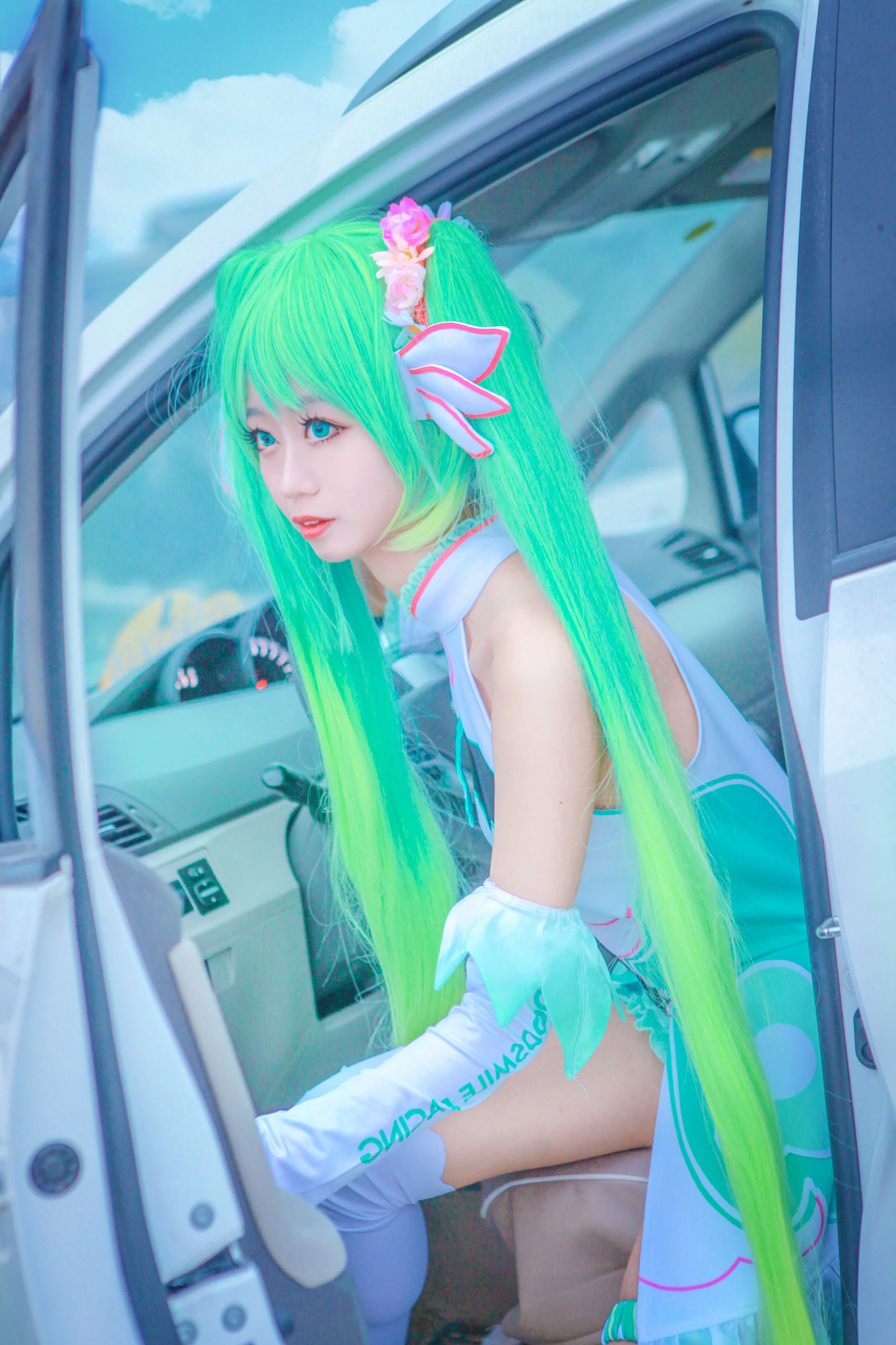 MIKU赛车娘COS写真
