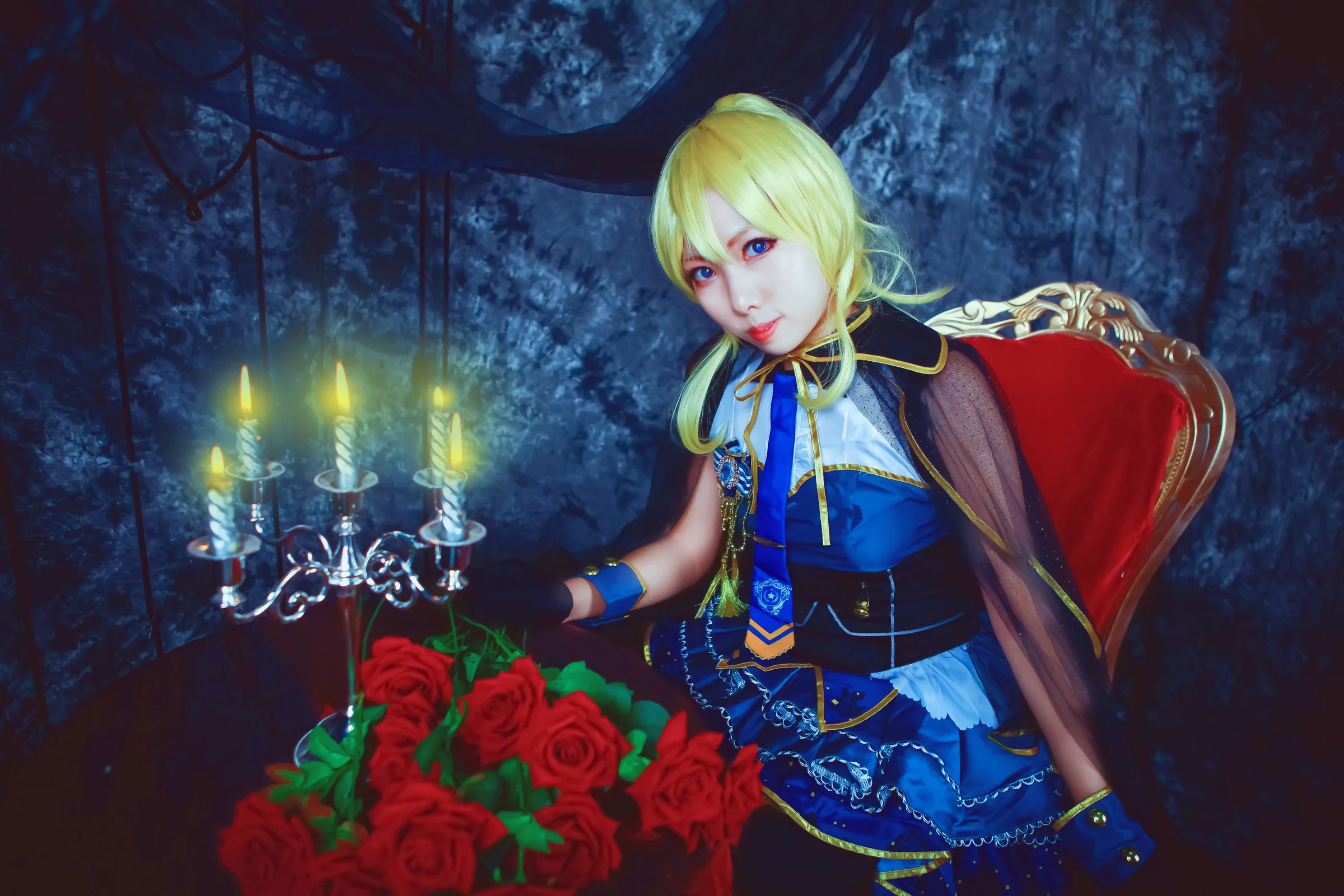 love live怪盗绘里职业觉醒COS写真