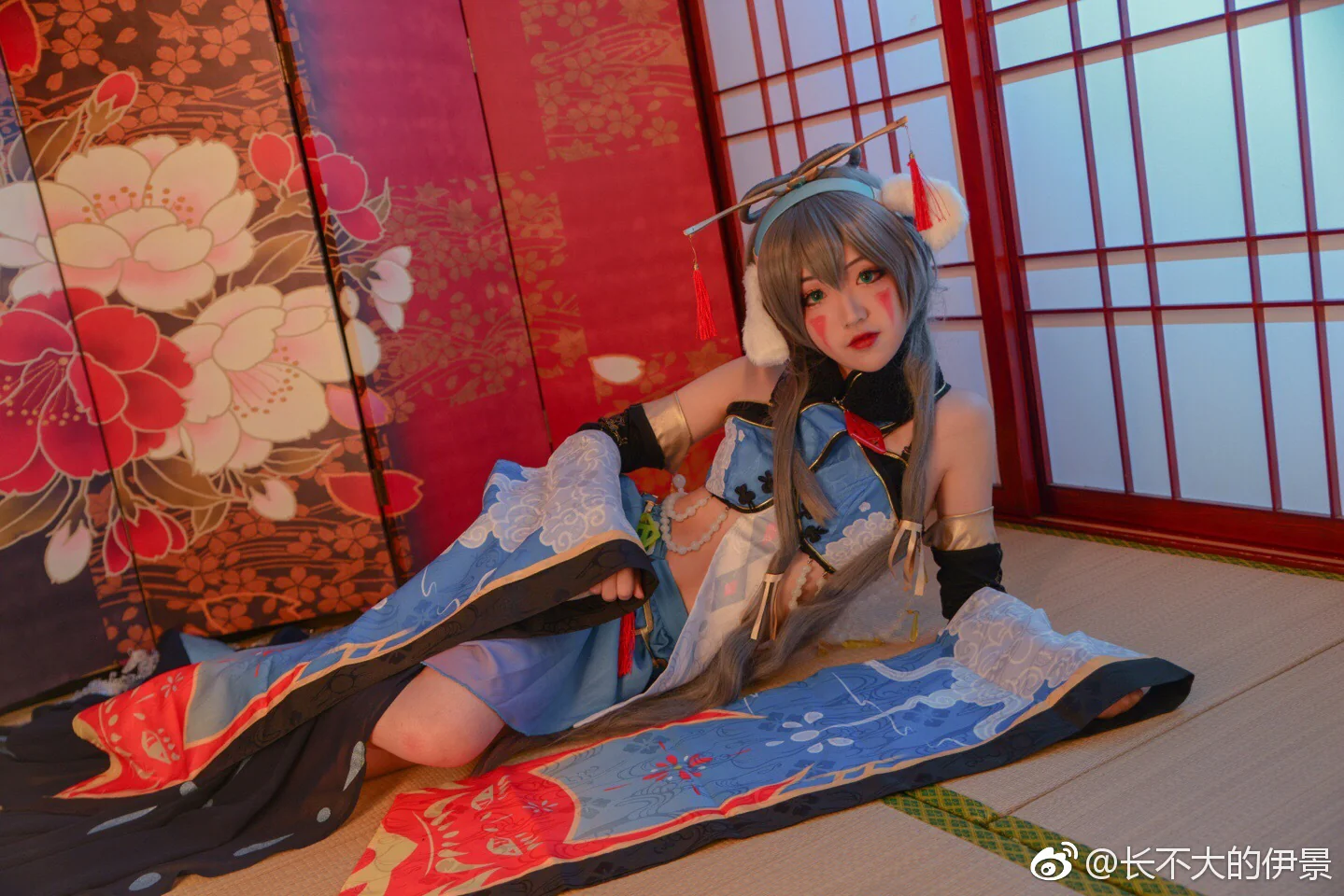 洛天依山海经饕餮COS写真