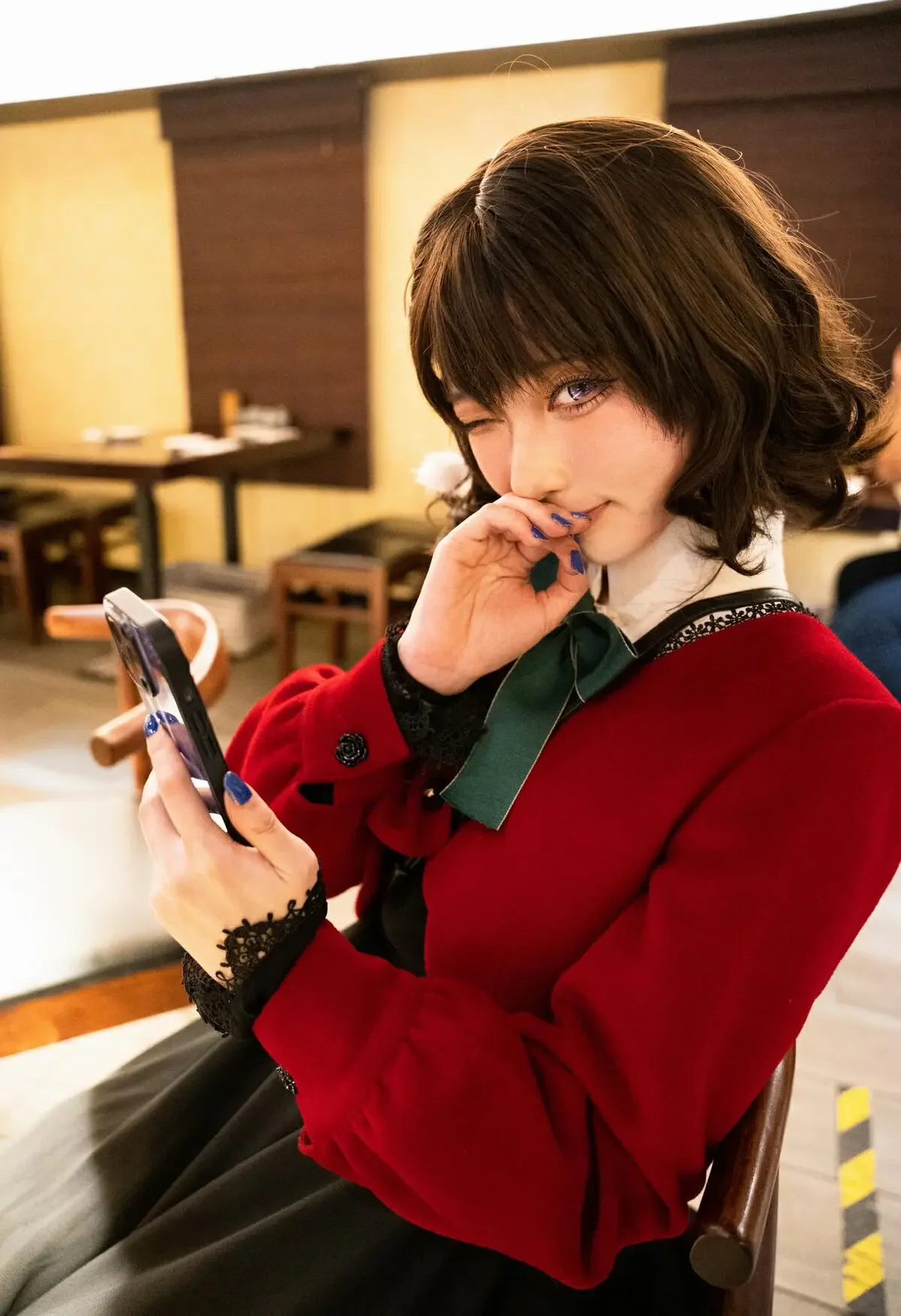 炭烤莉莉黑 – 桌面少女 冬·林檎｜高清图片集