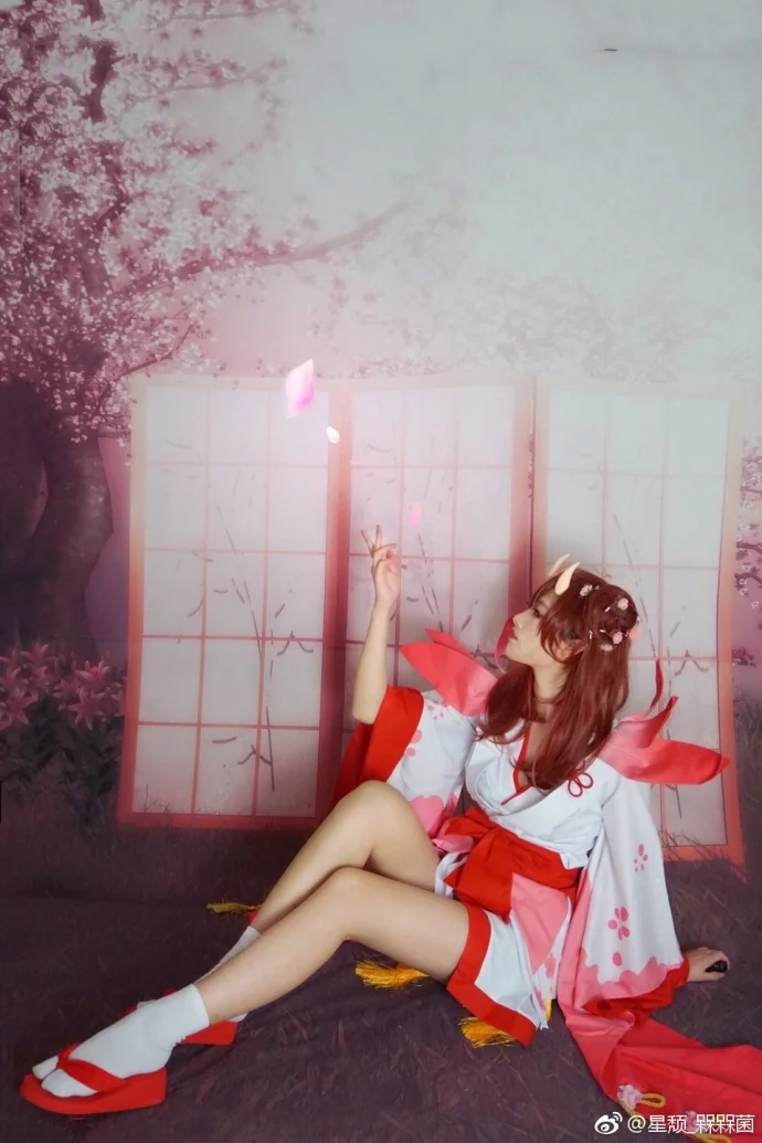 阴阳师手游桃花妖未觉醒COS写真