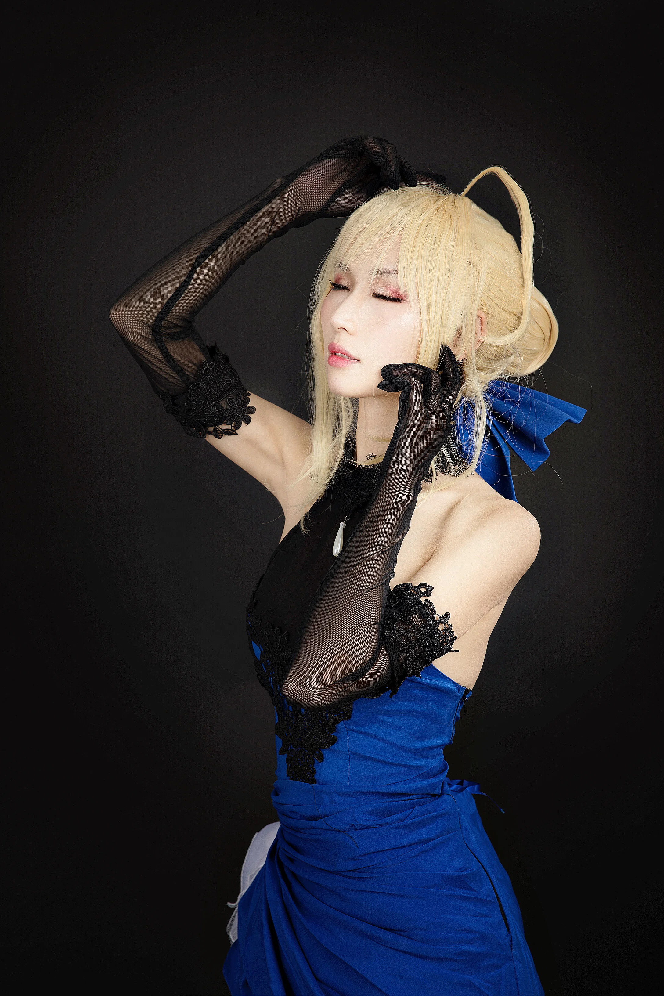 蓝礼服 saber COS写真