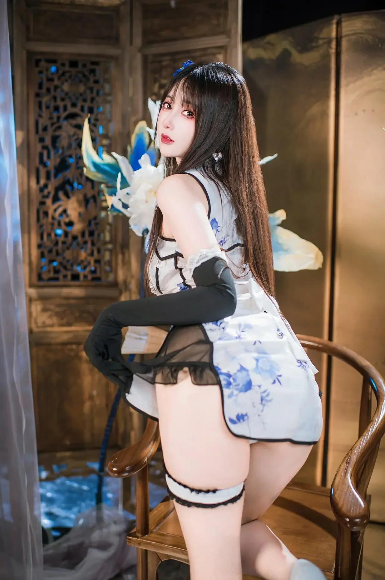 羽生三未 – 瓶儿·青花瓷旗袍｜高清图片集