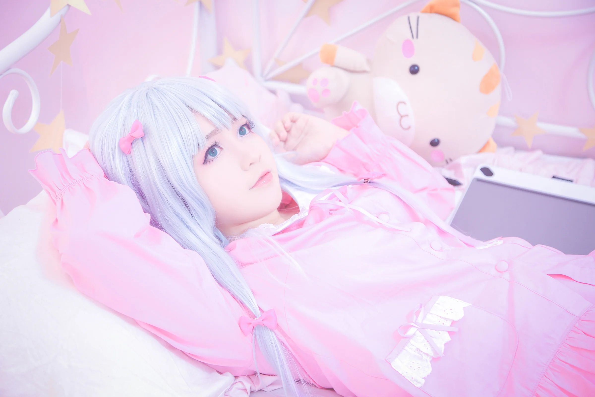 埃罗芒阿老师COS写真“我 我才不认识叫这名字的人！”