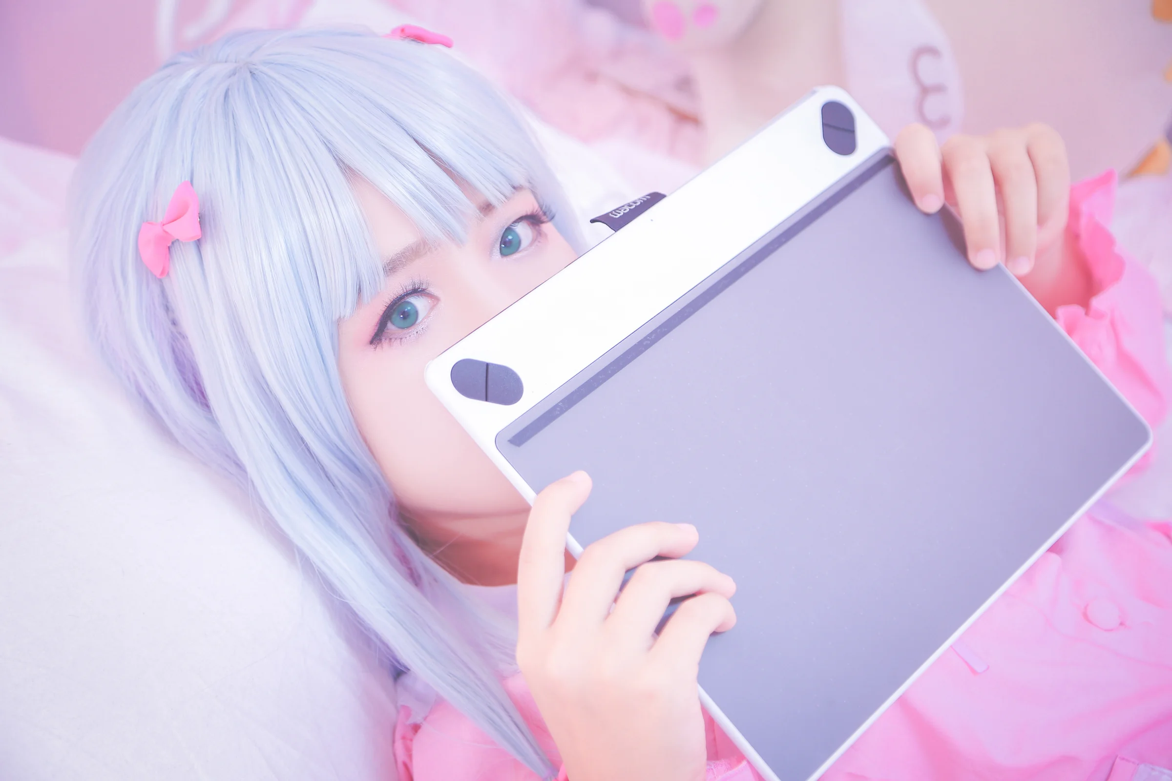 埃罗芒阿老师COS写真“我 我才不认识叫这名字的人！”