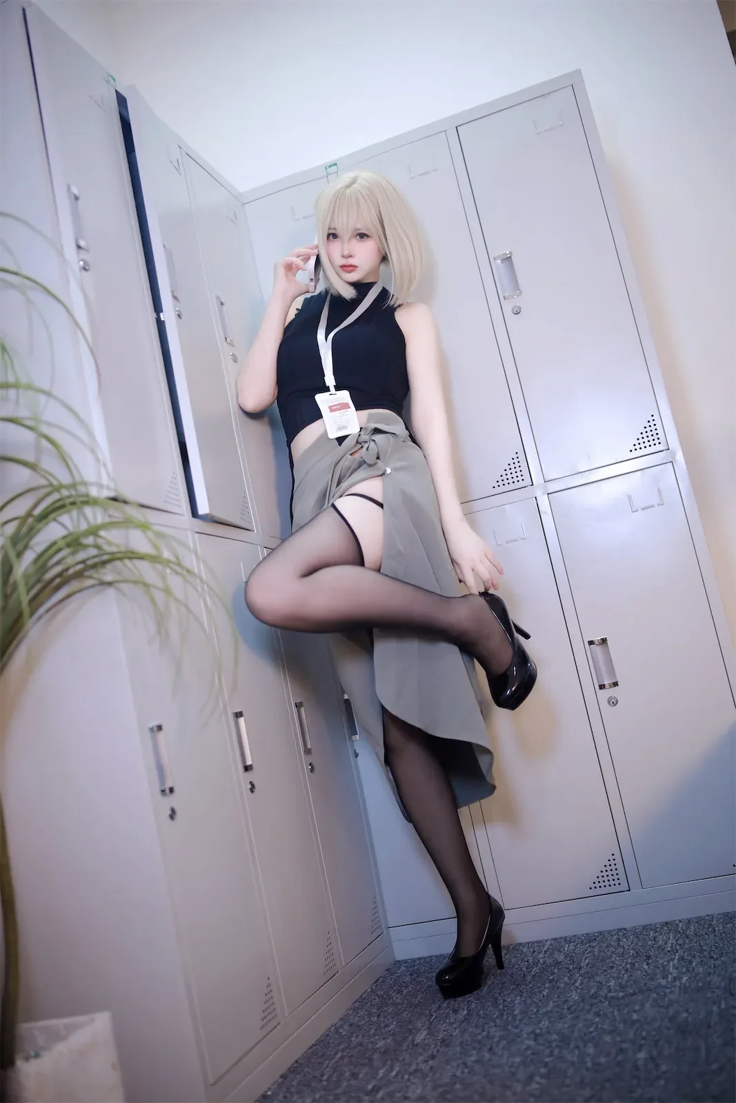 疯猫ss – 少女衣橱黄毛OL｜高清图片集
