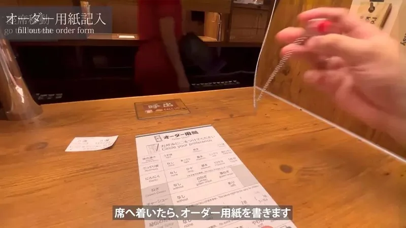 話題YouTuber《溝通障礙頻道》手把手教你怎麼在日本餐廳活下來｜高清图片集