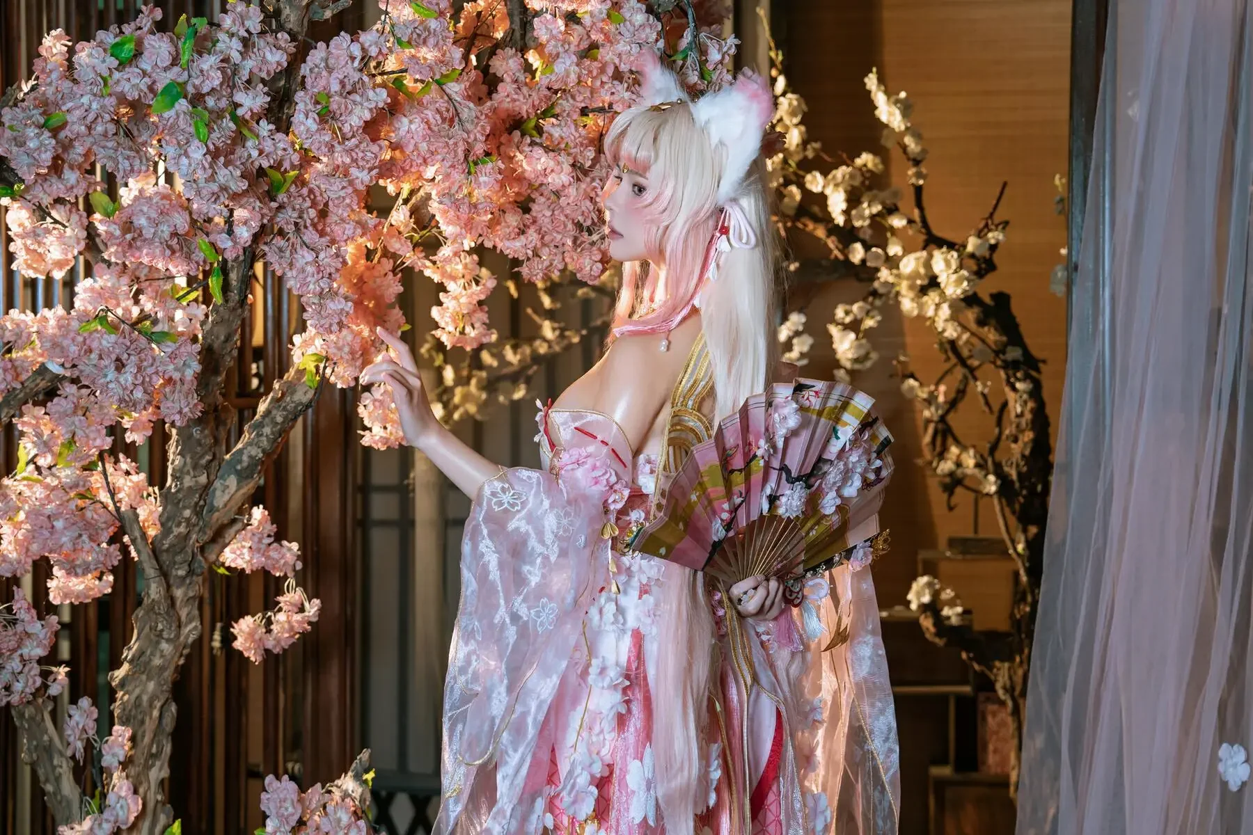 七月喵子 – 胡桃和殷紫萍COS写真