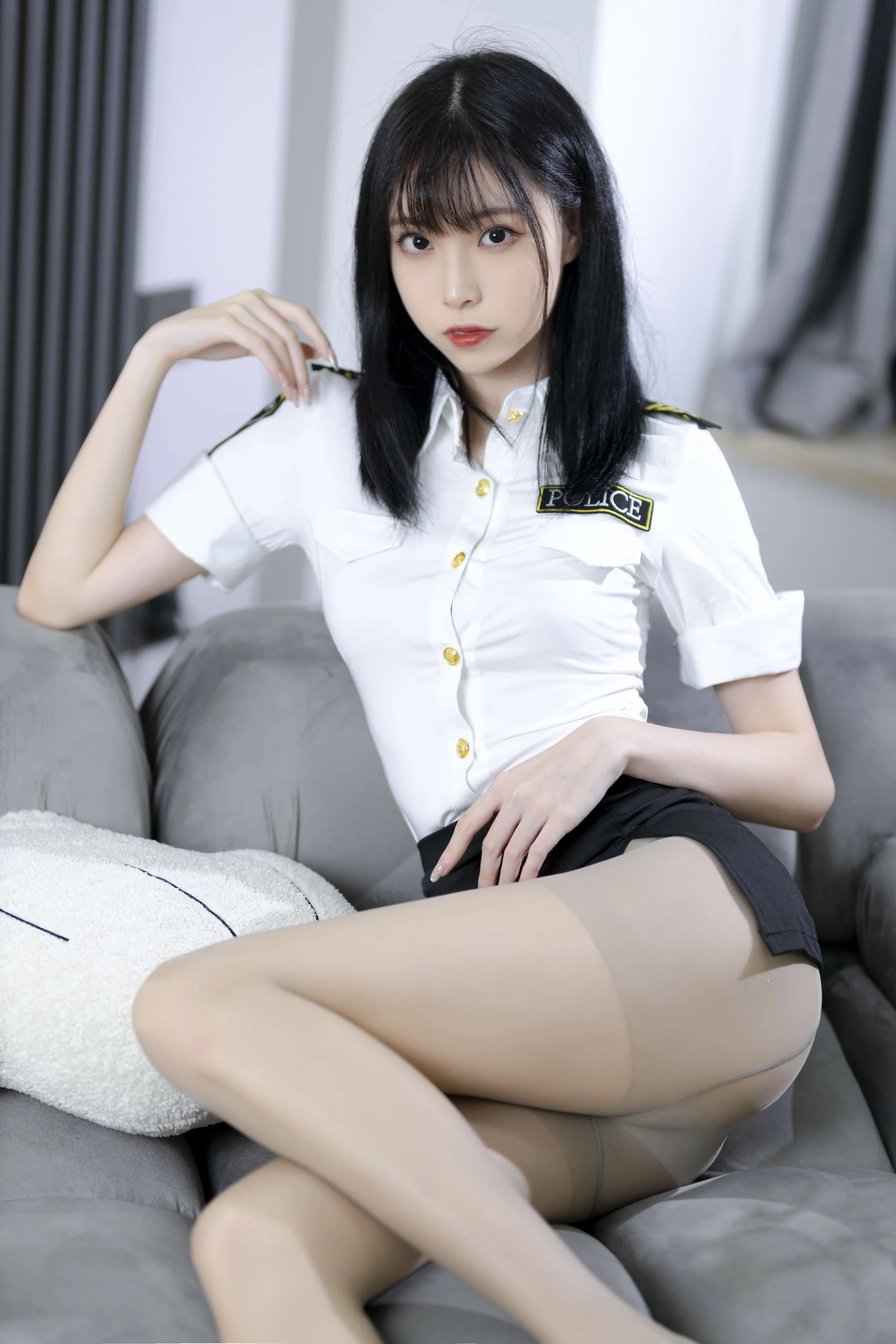许岚LAN – 灰丝制服 [40P]｜高清图片集
