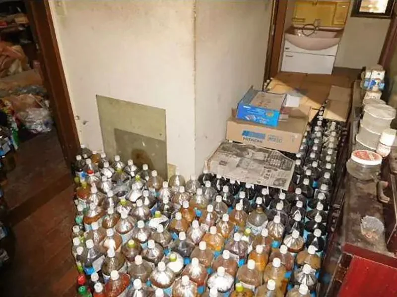 這棟法拍屋擺滿了《黃金保特瓶》一探日本長途駕駛與孤獨死現場的恐怖文化｜高清图片集