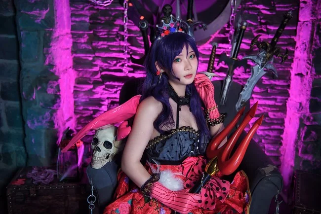 《Evil hide》－小恶魔觉醒全员COS写真
