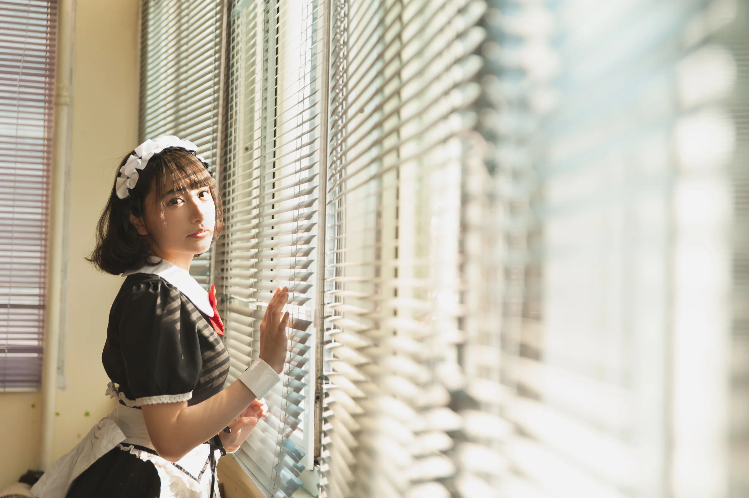 女仆私影，身为女仆就是要好好服务于主人，也要拼命保护好主人｜高清图片集