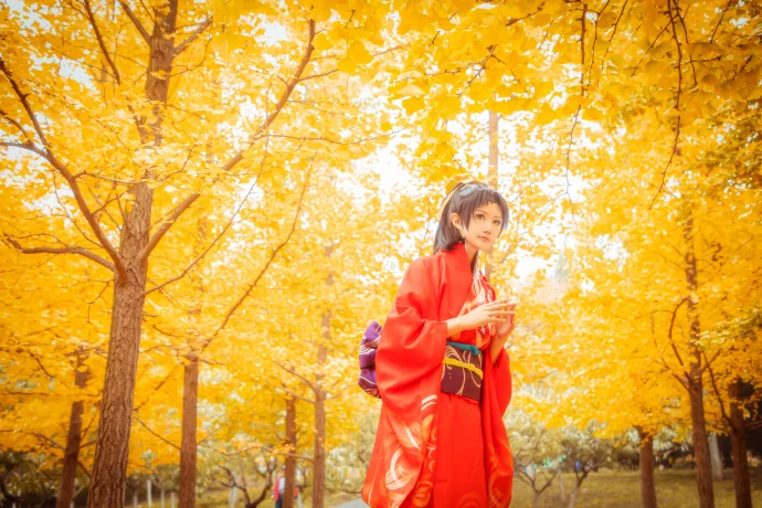 《名侦探柯南：唐红的恋歌》远山和叶COS写真
