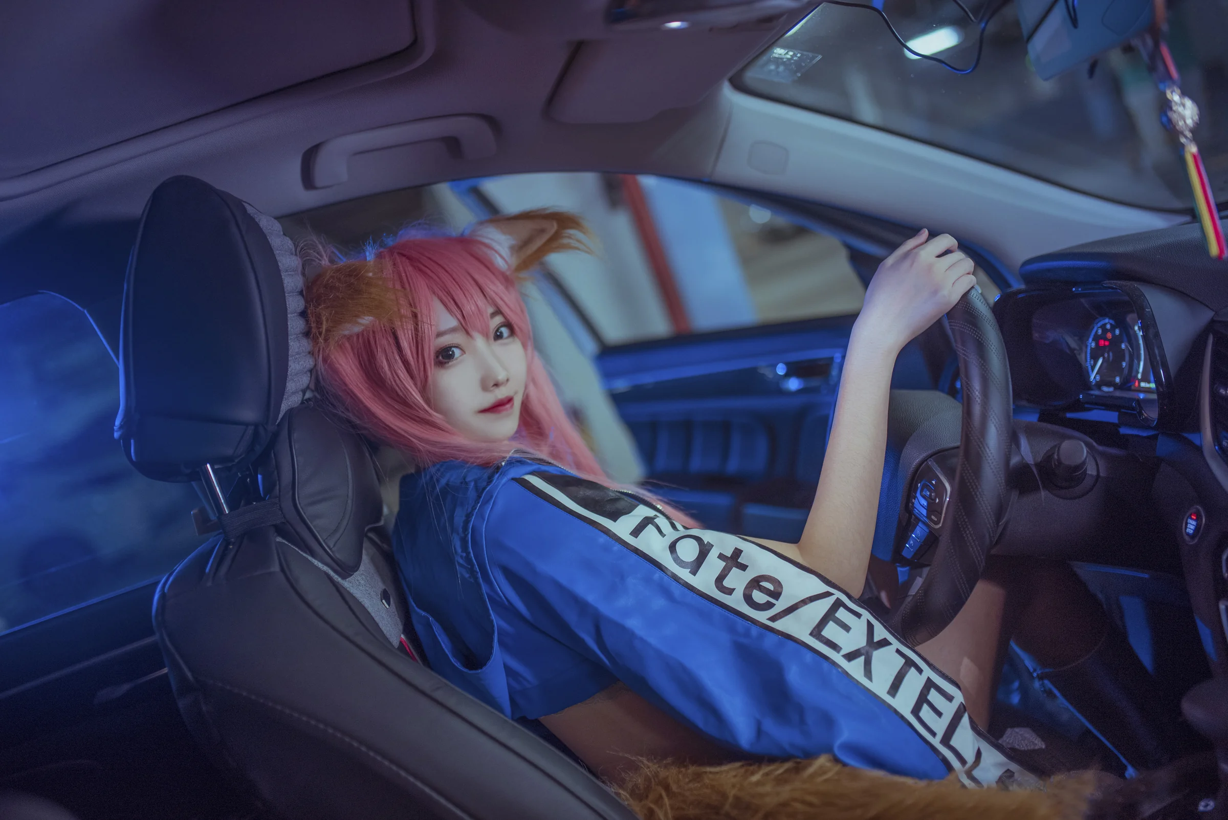 玉藻前赛车COS写真