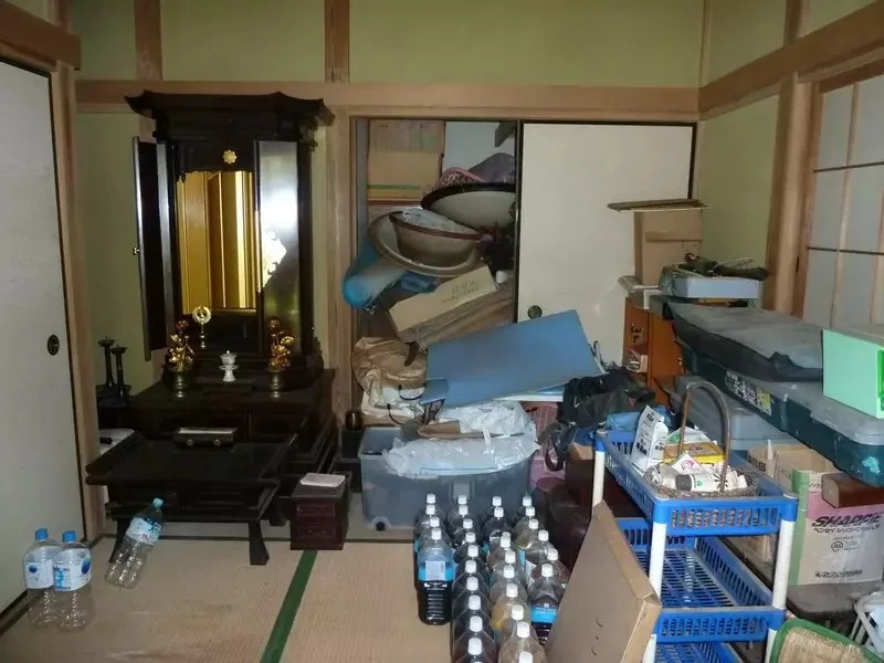 這棟法拍屋擺滿了《黃金保特瓶》一探日本長途駕駛與孤獨死現場的恐怖文化｜高清图片集