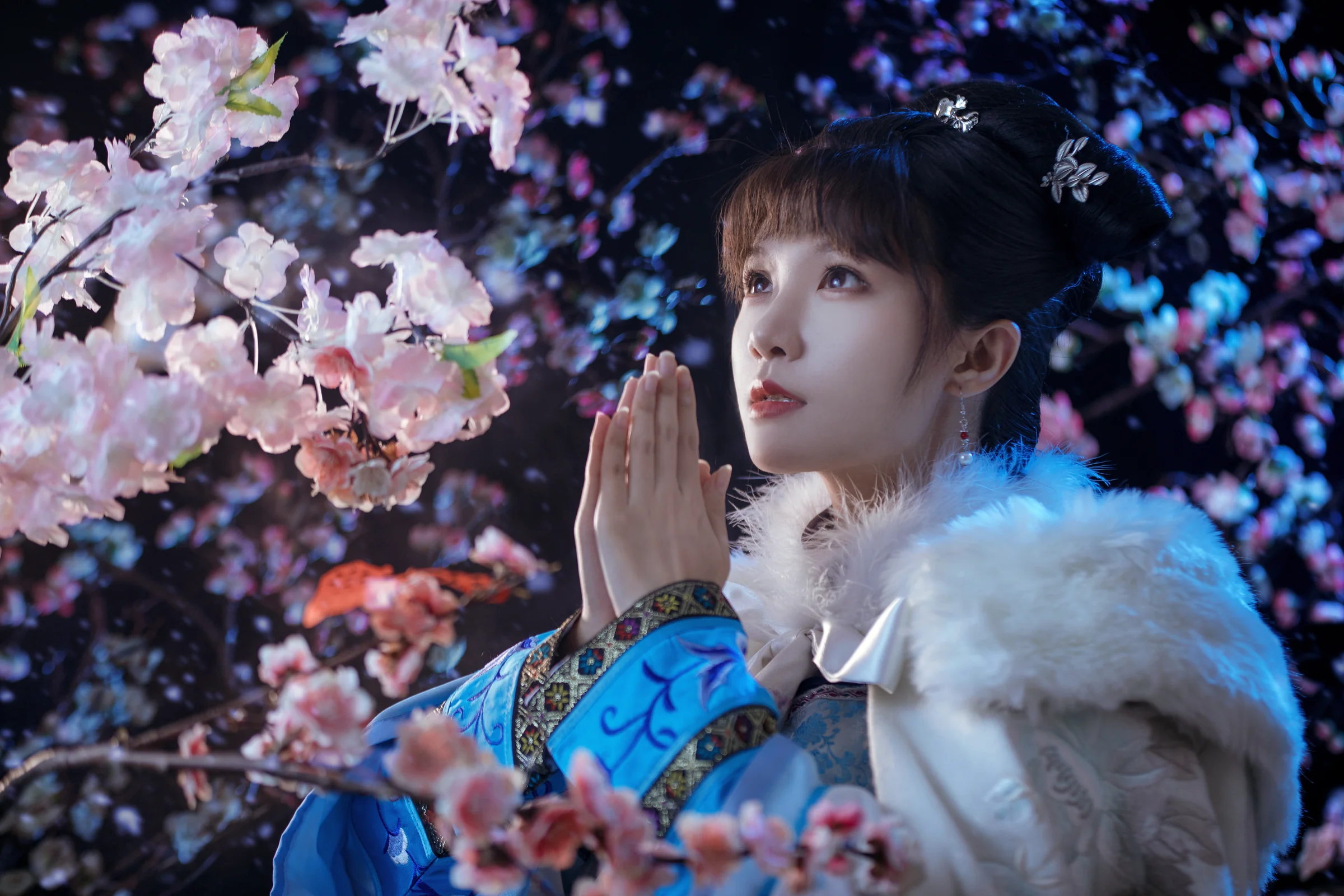 电视剧《甄嬛传》COS写真剧情【第一章 雪夜倚梅 逆风解意】