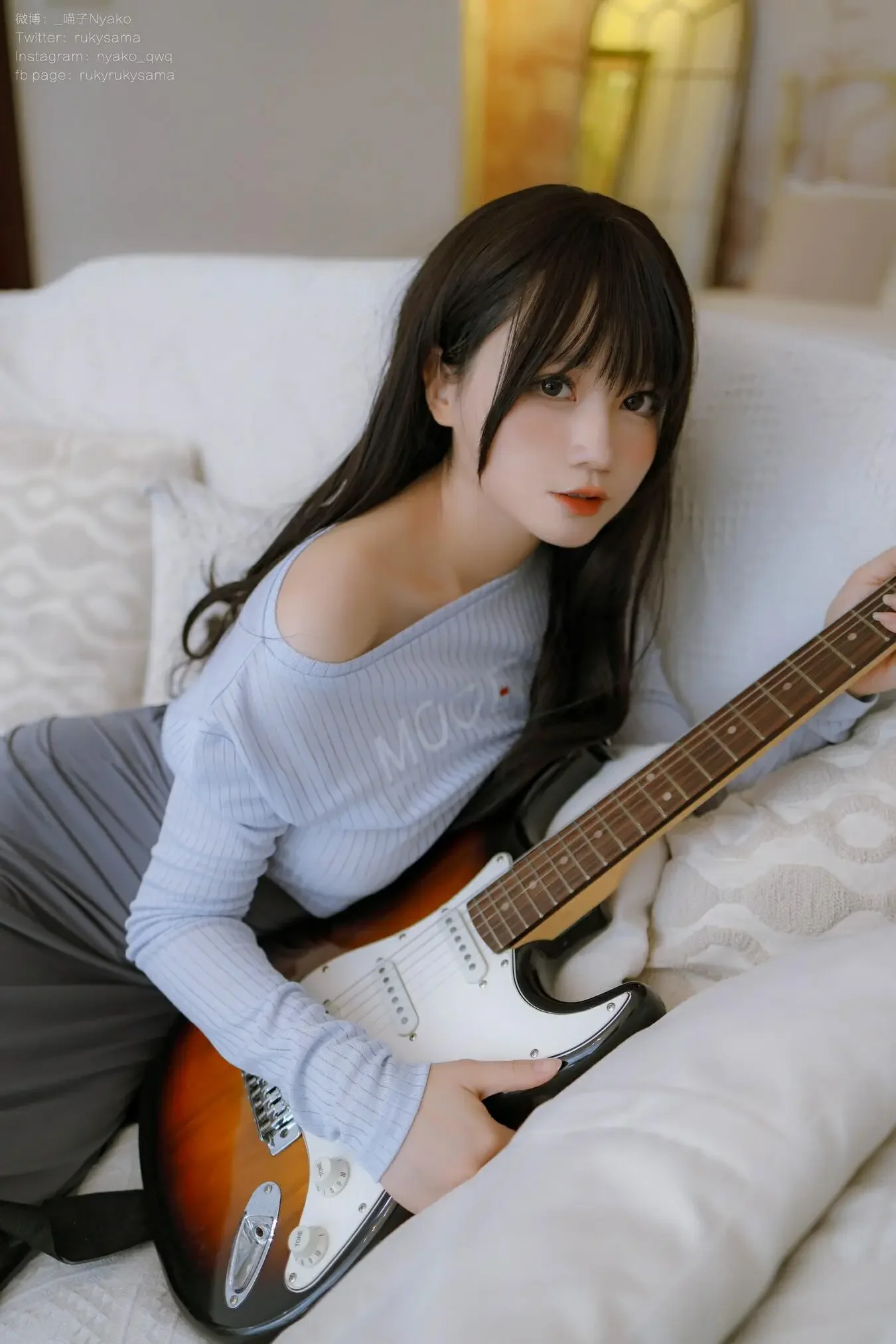 Nyako喵子 – 吉他妹妹连衣裙｜高清图片集