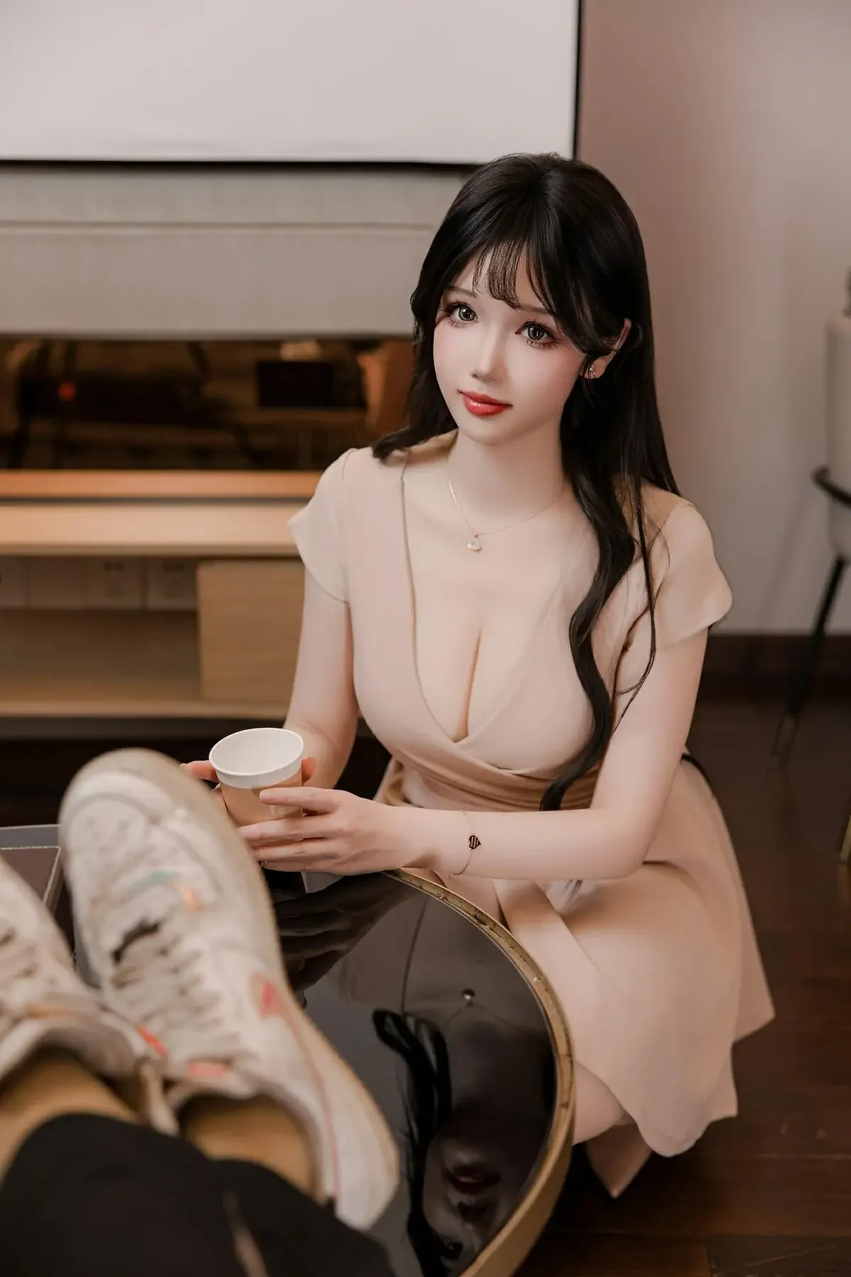 雪晴Astra – 洗浴店 杏色工作服A字裙｜高清图片集