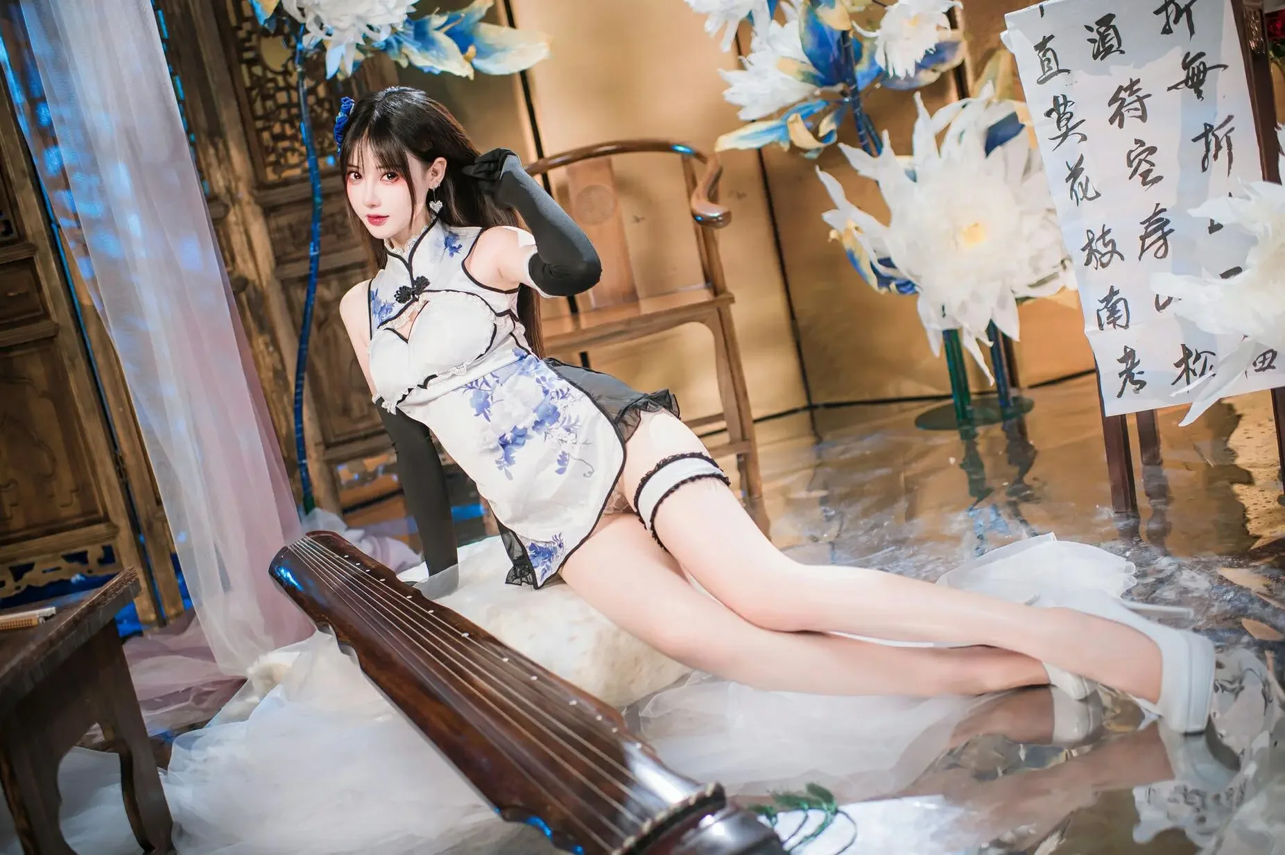 羽生三未 – 瓶儿·青花瓷旗袍｜高清图片集