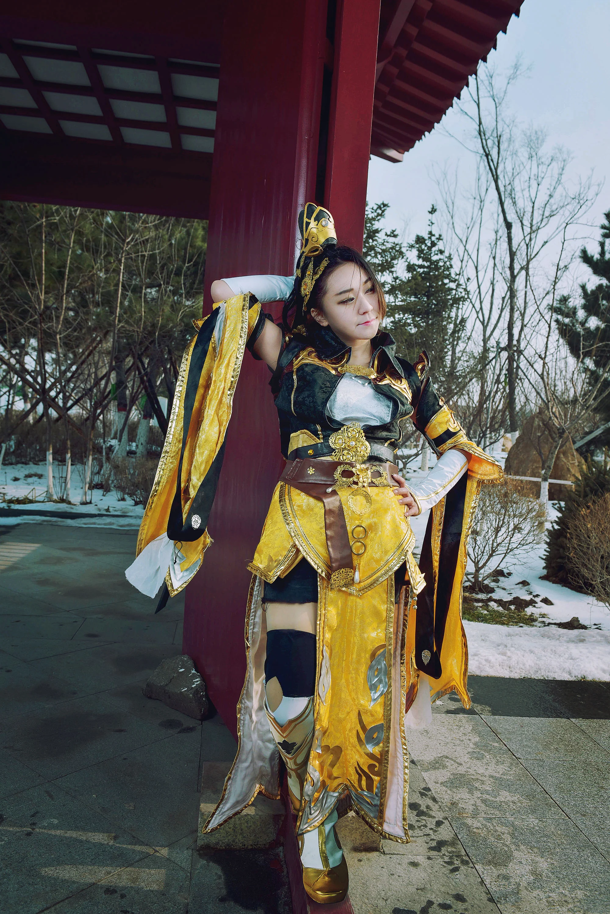 剑网三藏剑成女COS写真