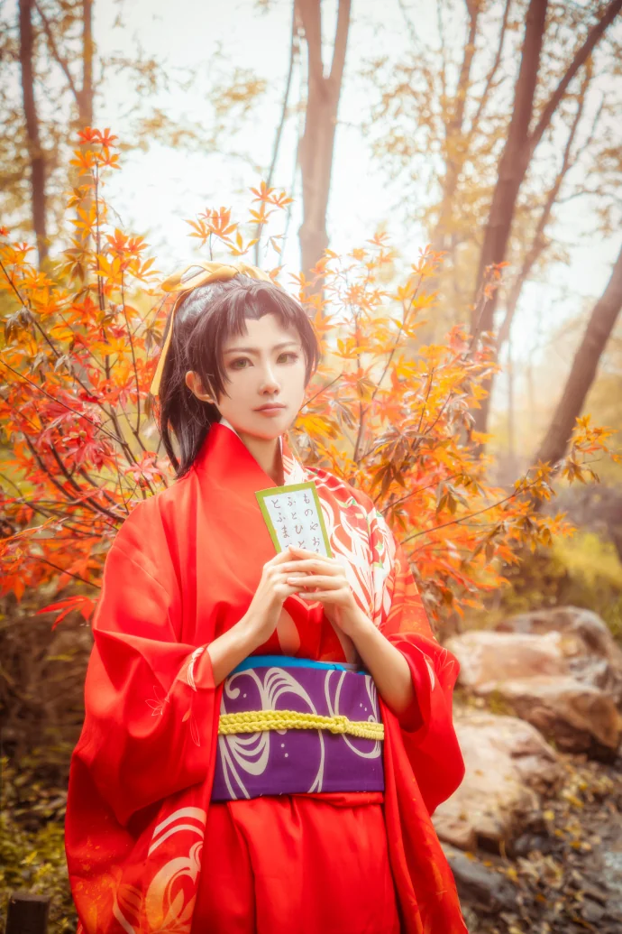 《名侦探柯南：唐红的恋歌》远山和叶COS写真