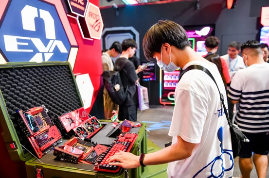 竞化纪元，梦幻联动！ROG×EVA新品发布会登陆BW 2023｜高清图片集