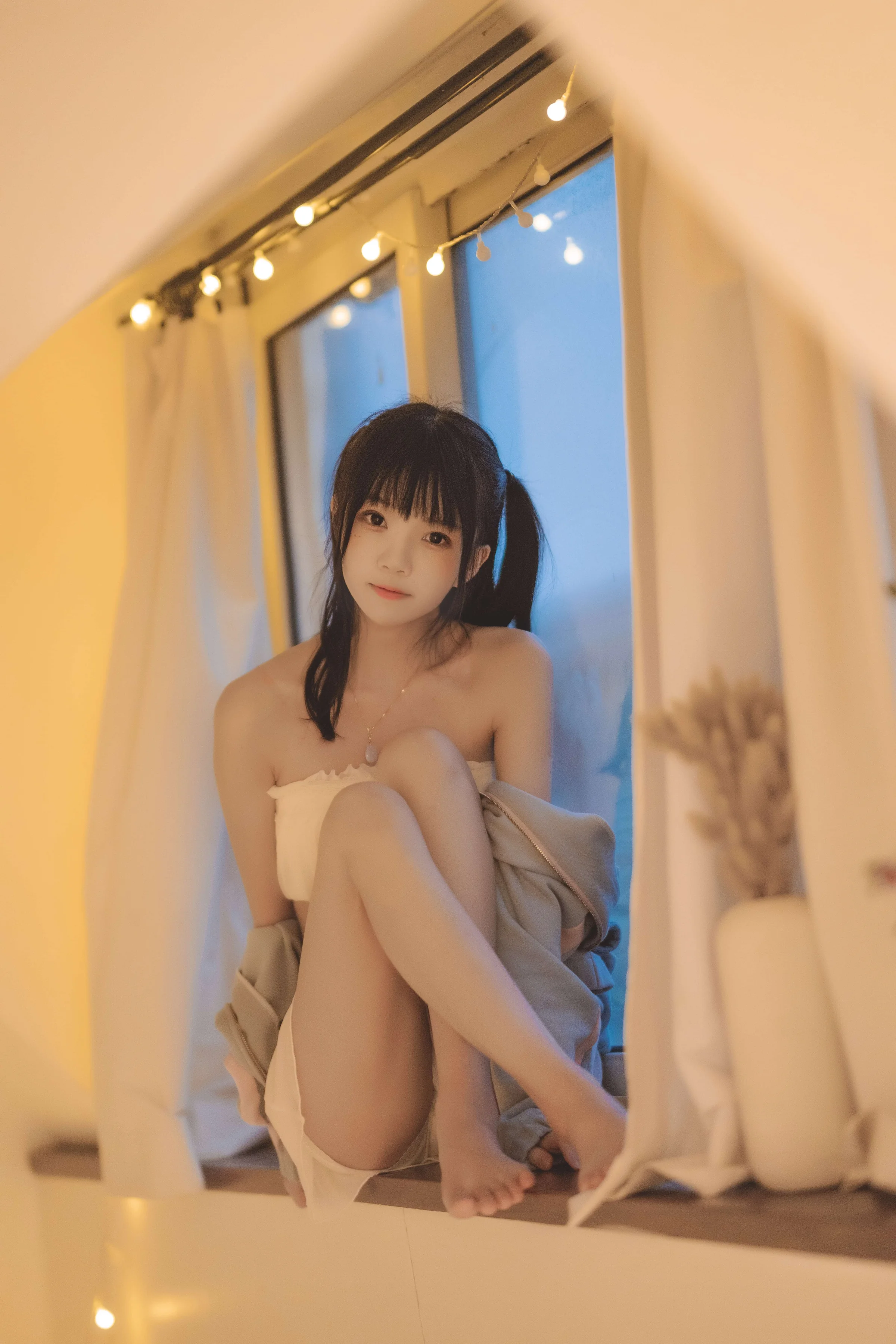 桜桃喵 – 碎星 [19P]｜高清图片集