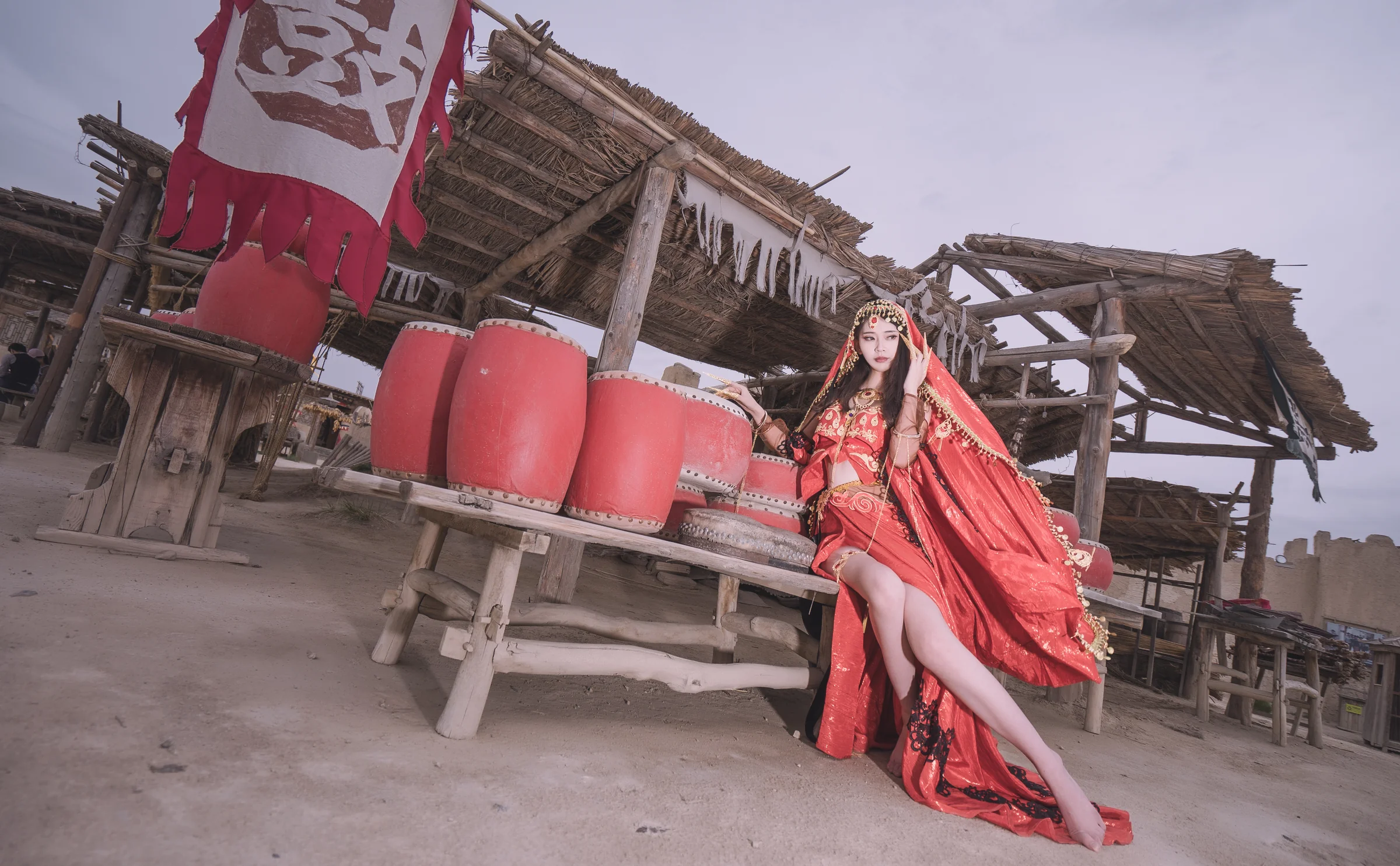 剑网三 红衣教圣女 探雪COS写真