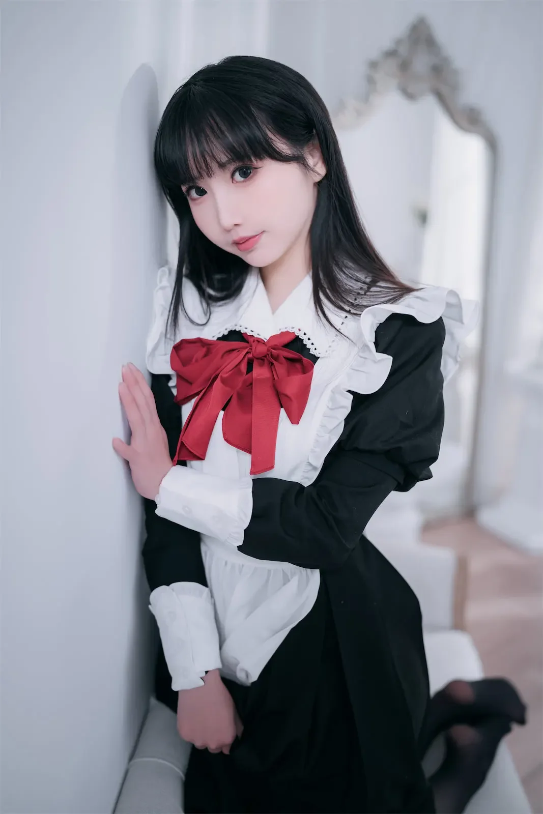 面饼仙儿 – 红高跟女仆｜高清图片集