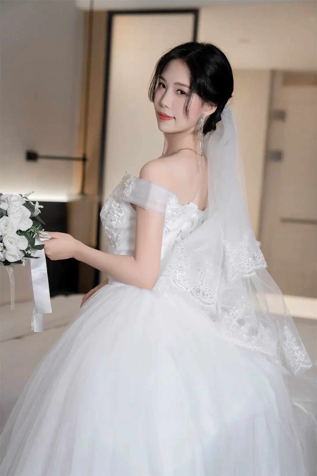 抖娘利世 – 婚纱下的秘密｜高清图片集
