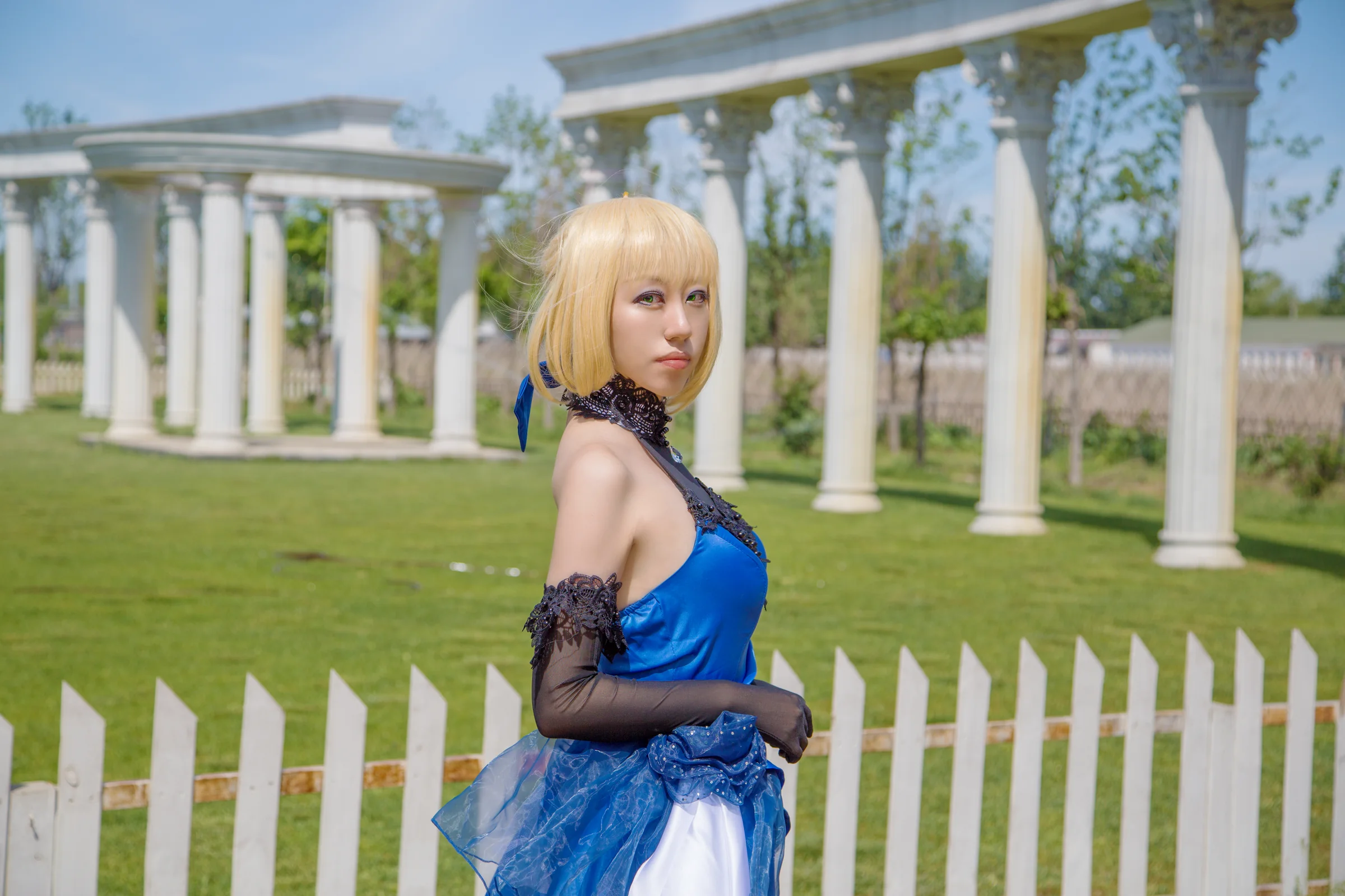 saber蓝礼服COS写真